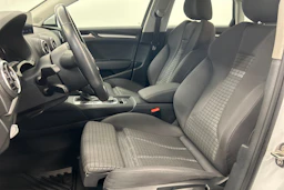 valkoinen Audi A3 2015 kuva 15.