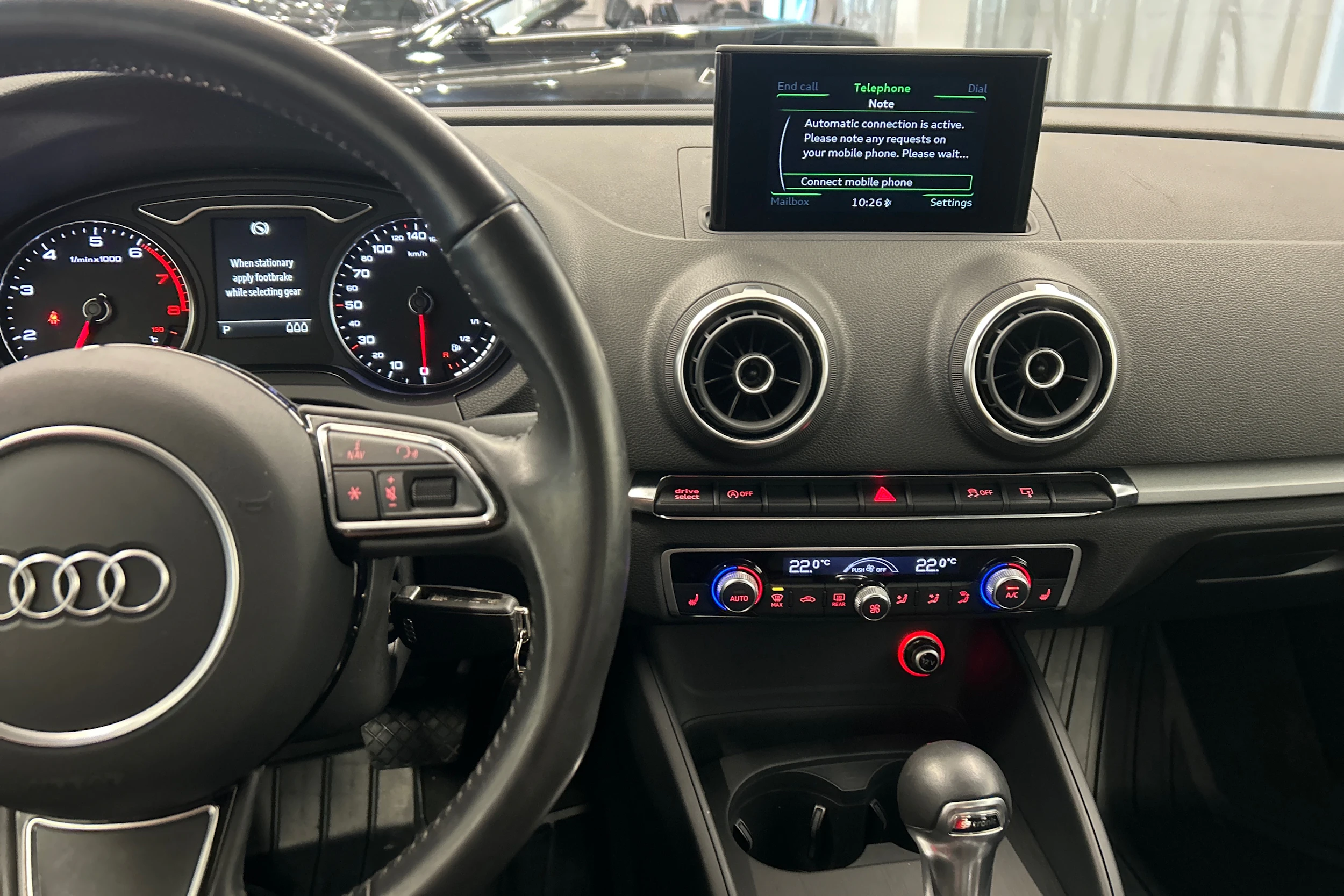 valkoinen Audi A3 2015 kuva 17.