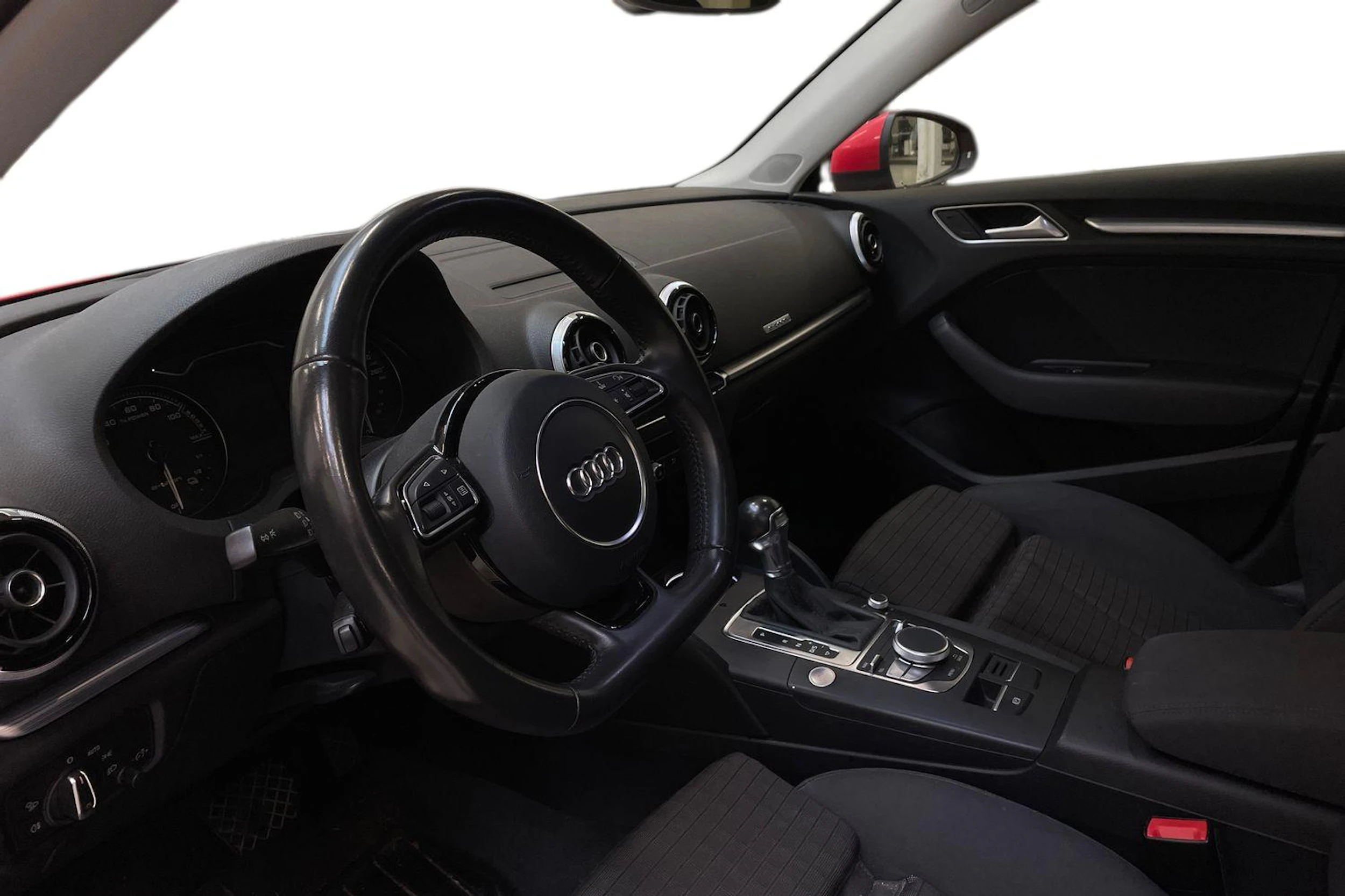 punainen Audi A3 2015 kuva 3.