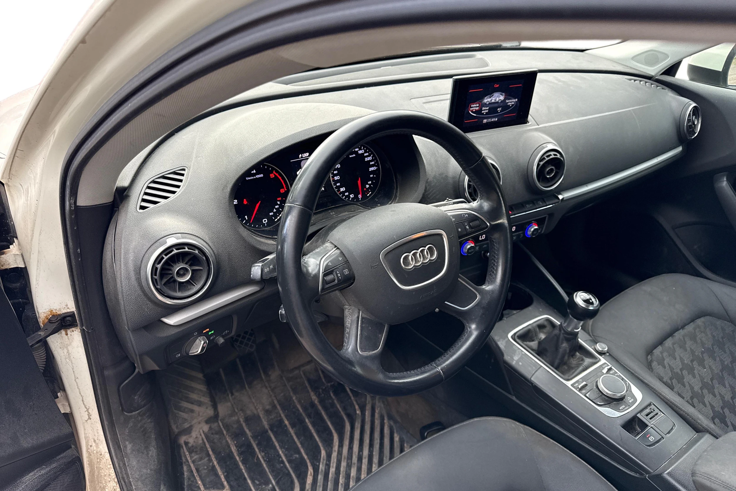 valkoinen Audi A3 2016 kuva 3.