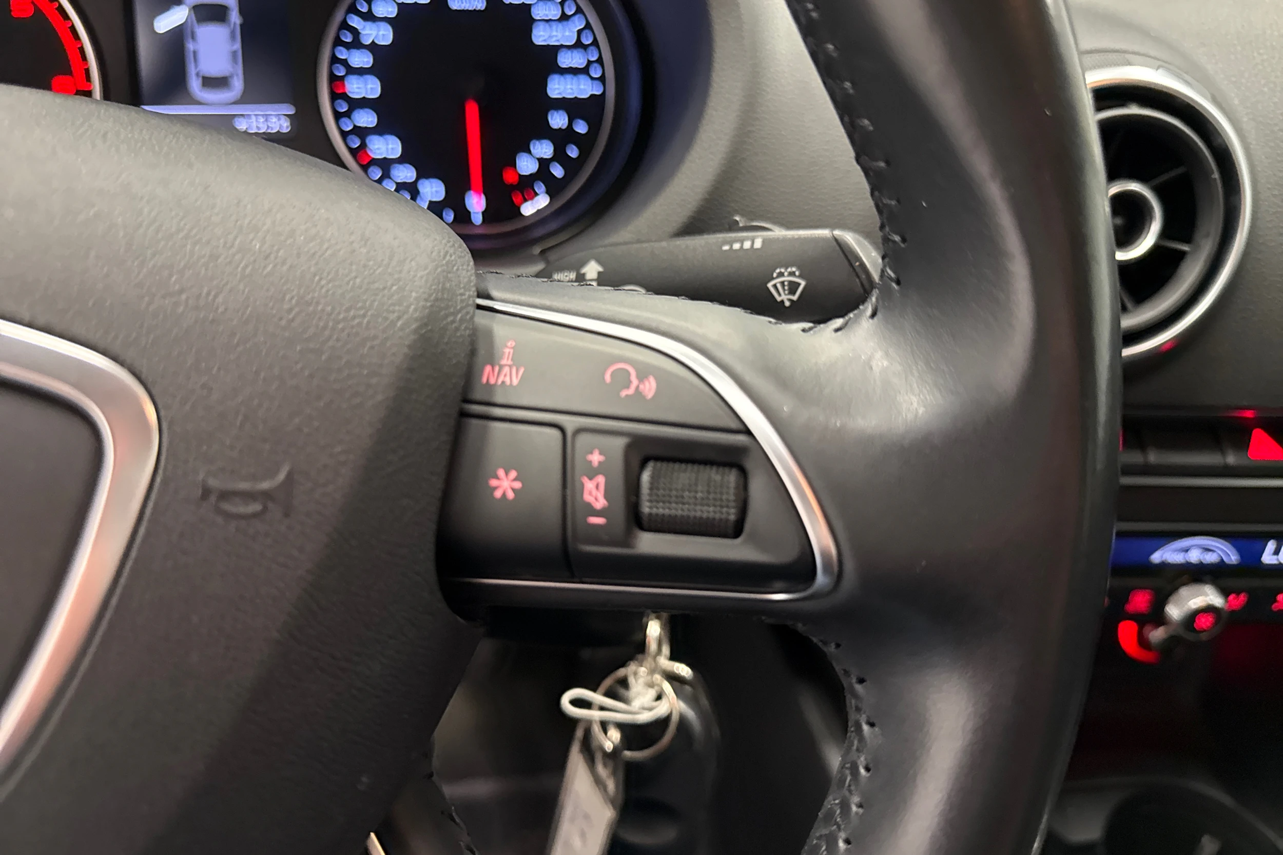 valkoinen Audi A3 2016 kuva 12.