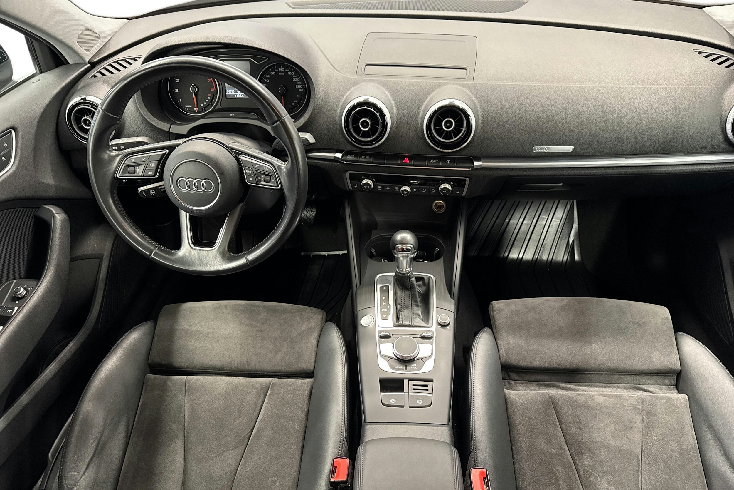 Musta Audi A3 2017 kuva 9.