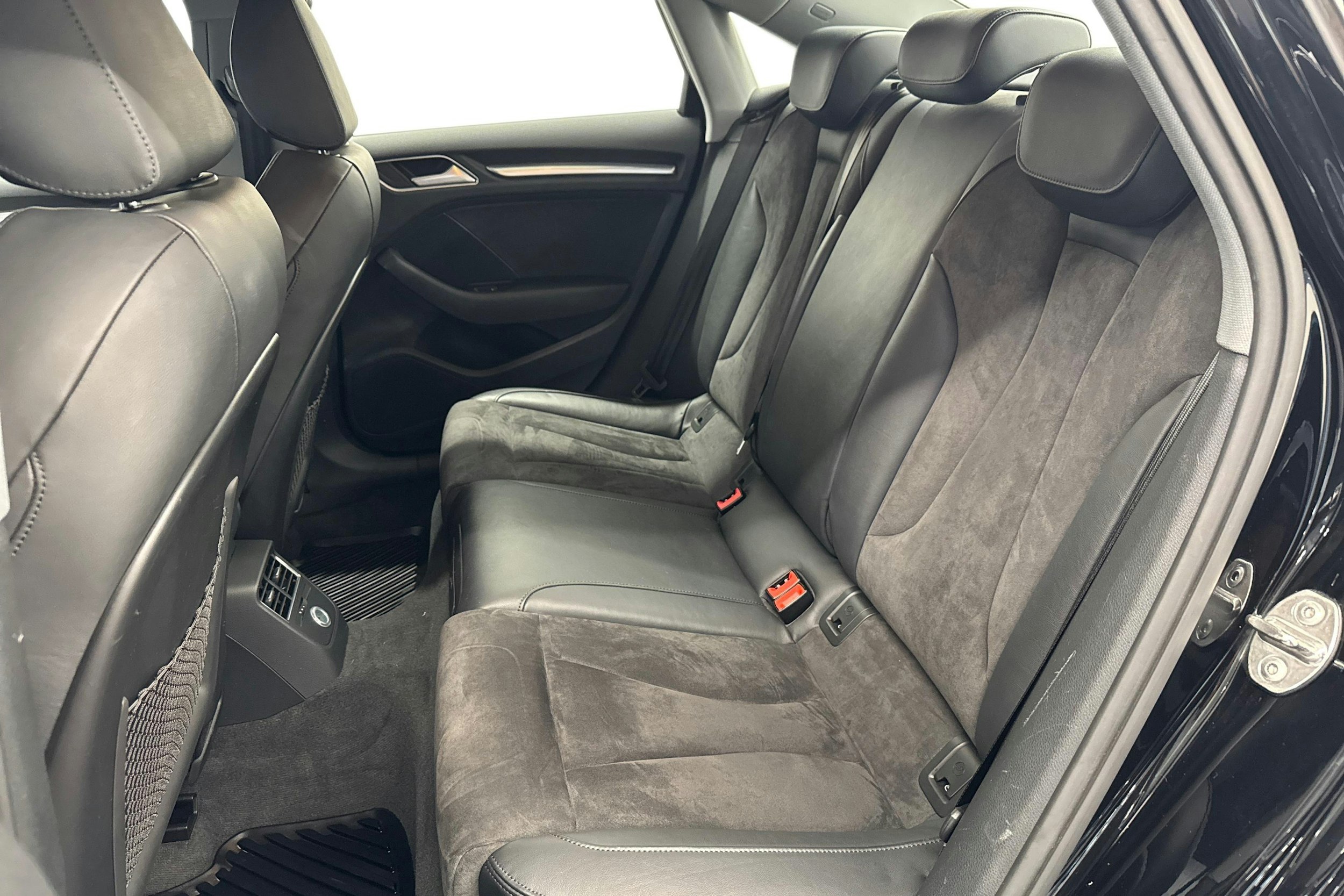 Musta Audi A3 2017 kuva 10.