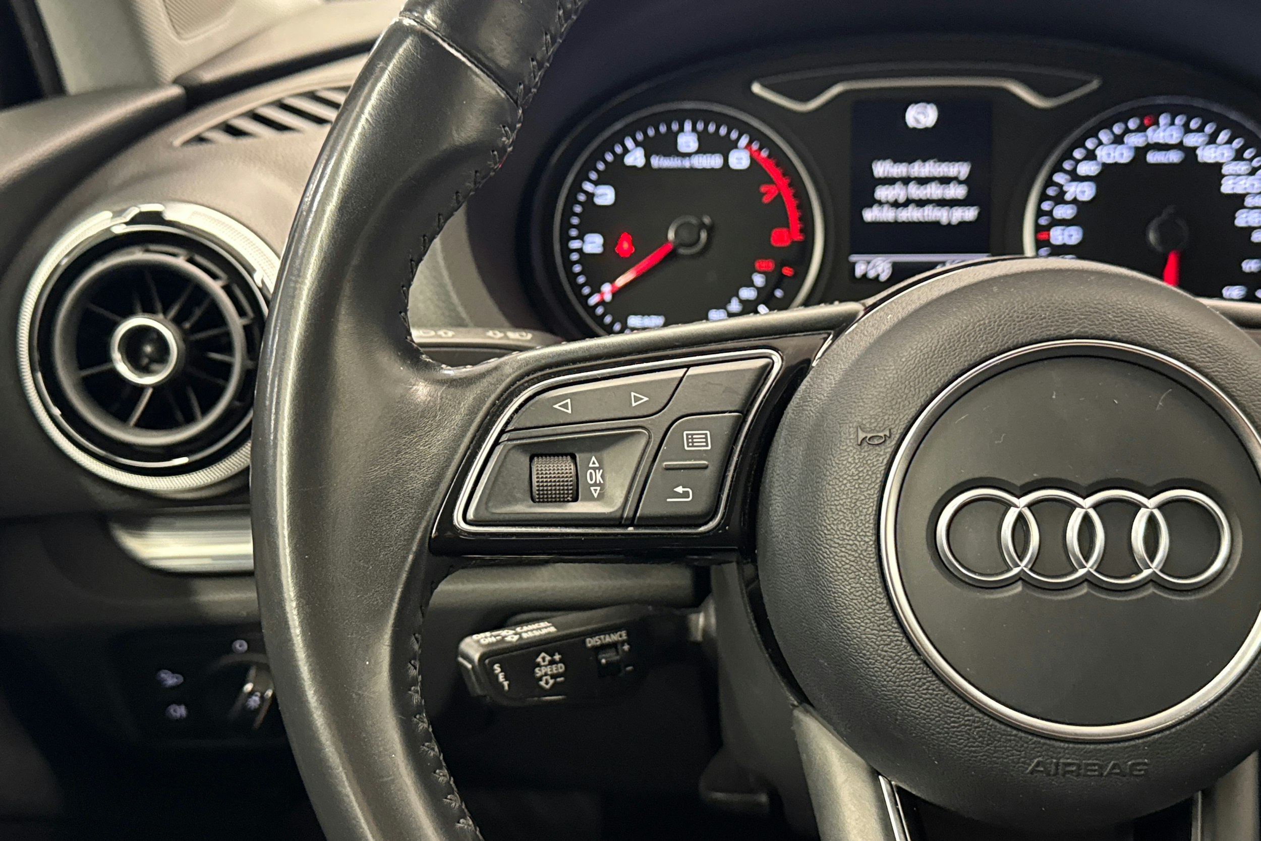 Musta Audi A3 2017 kuva 21.