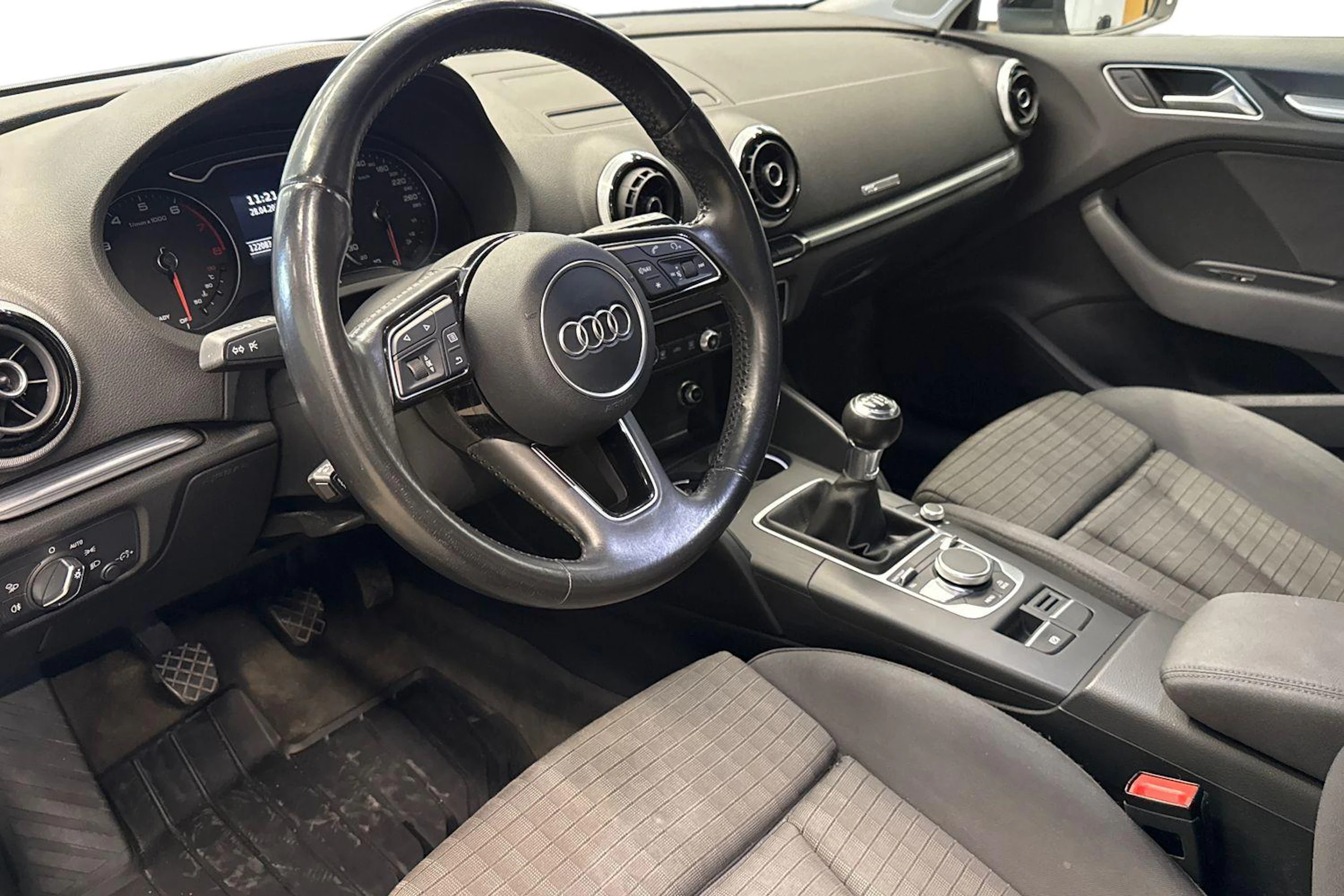 musta Audi A3 2017 kuva 8.