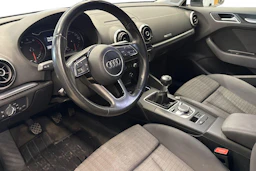 musta Audi A3 2017 kuva 8.