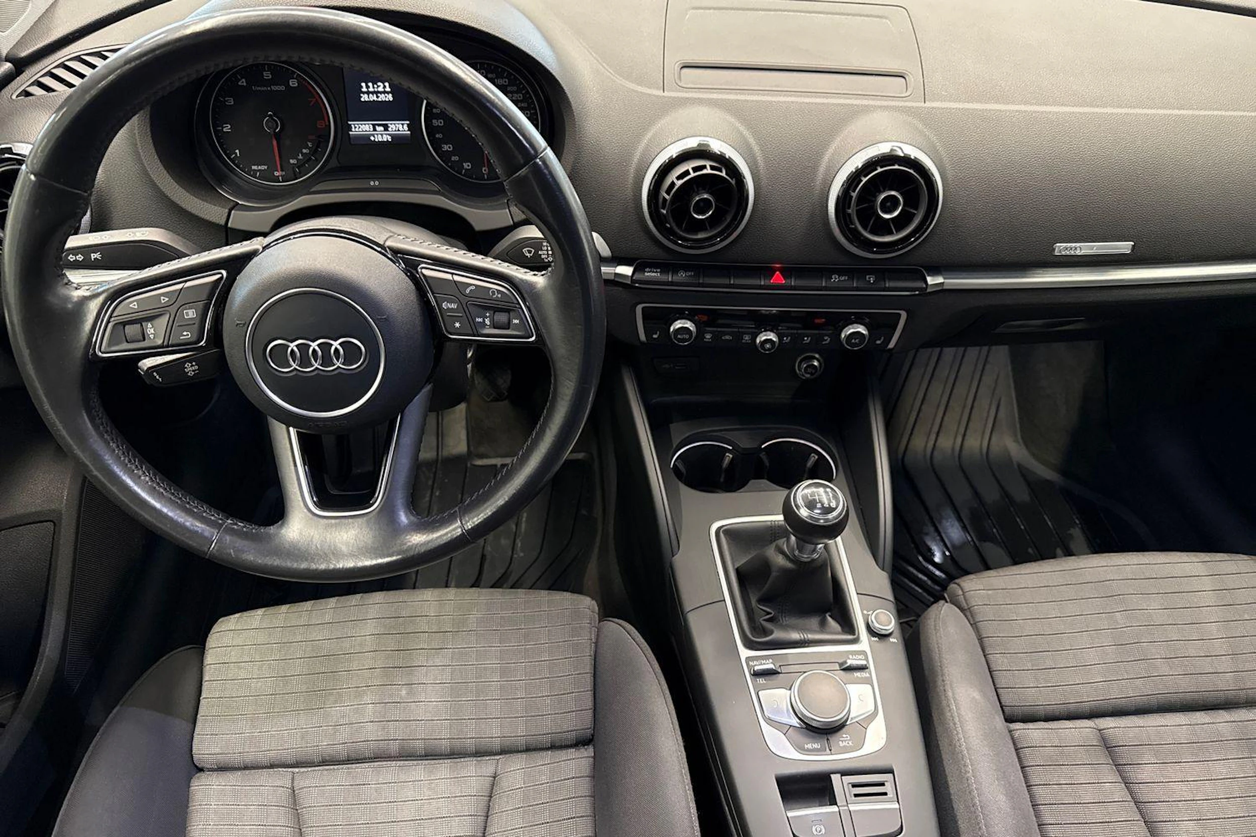 musta Audi A3 2017 kuva 9.