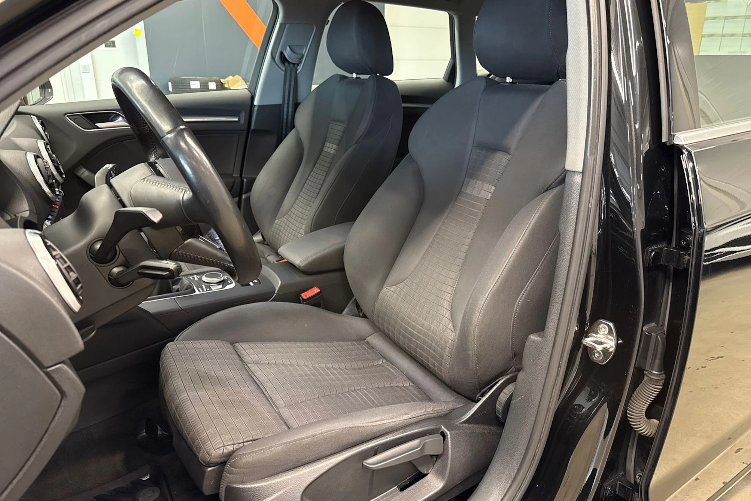 musta Audi A3 2017 kuva 15.