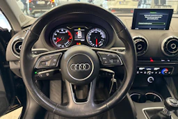 musta Audi A3 2017 kuva 17.