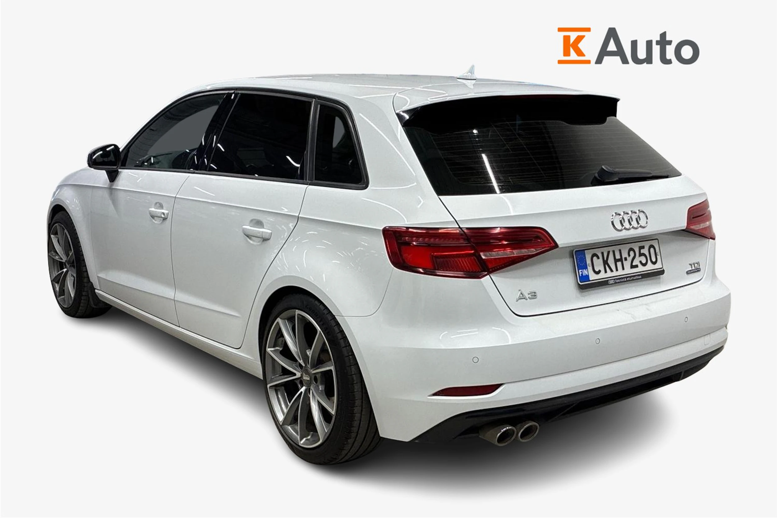 valkoinen Audi A3 2016 kuva 3.