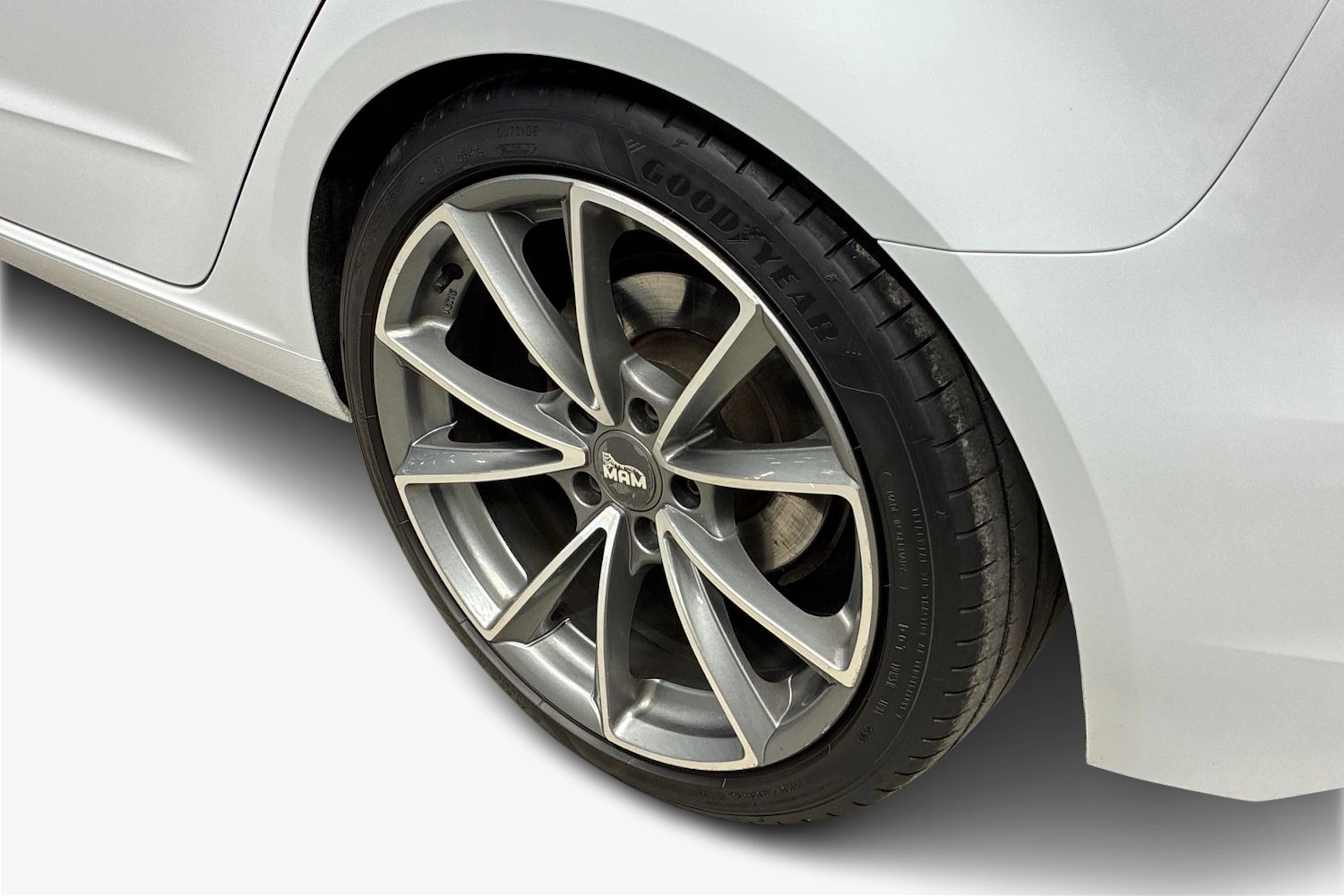 valkoinen Audi A3 2016 kuva 12.