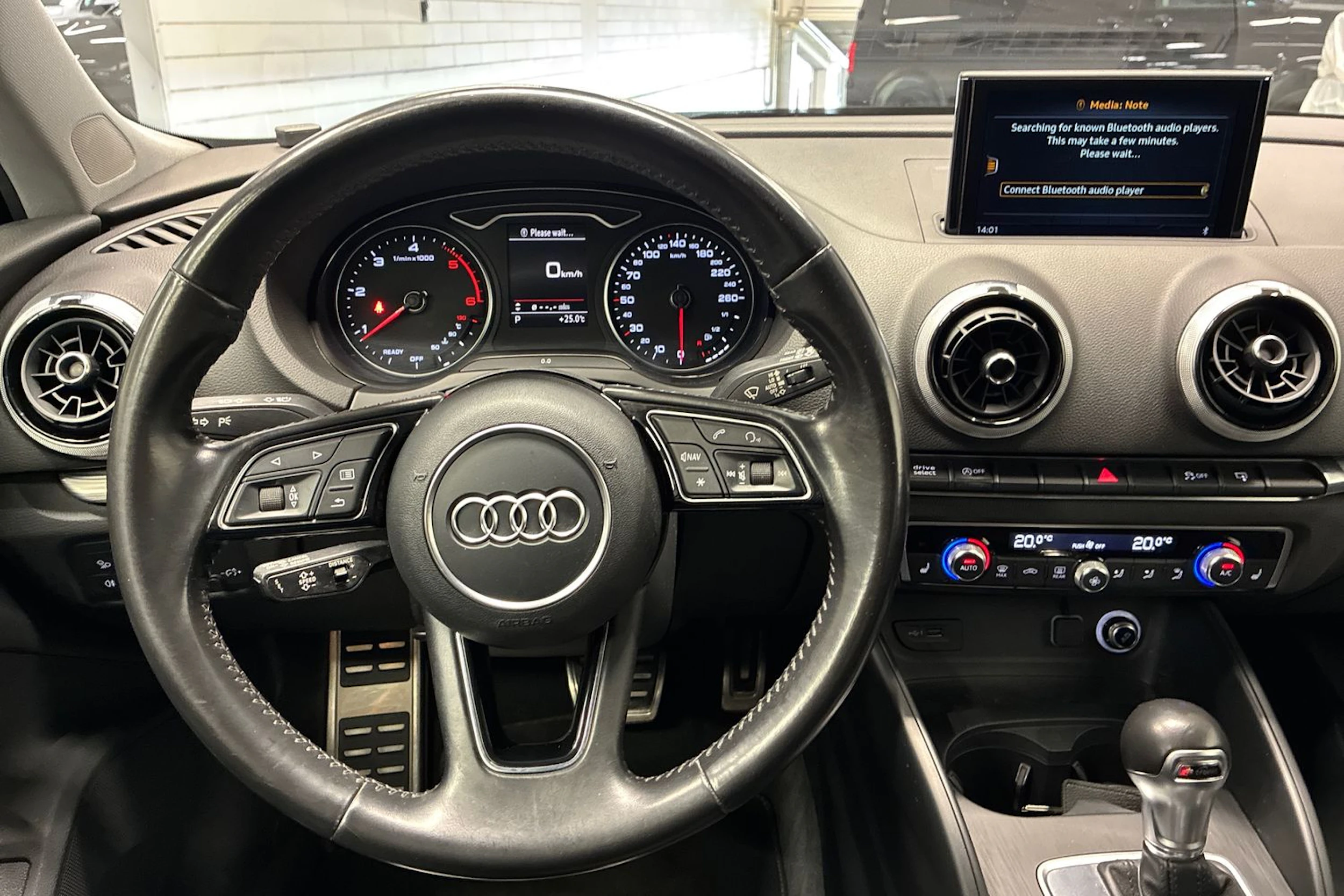 valkoinen Audi A3 2016 kuva 15.