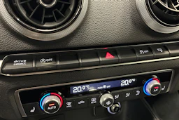 valkoinen Audi A3 2016 kuva 24.