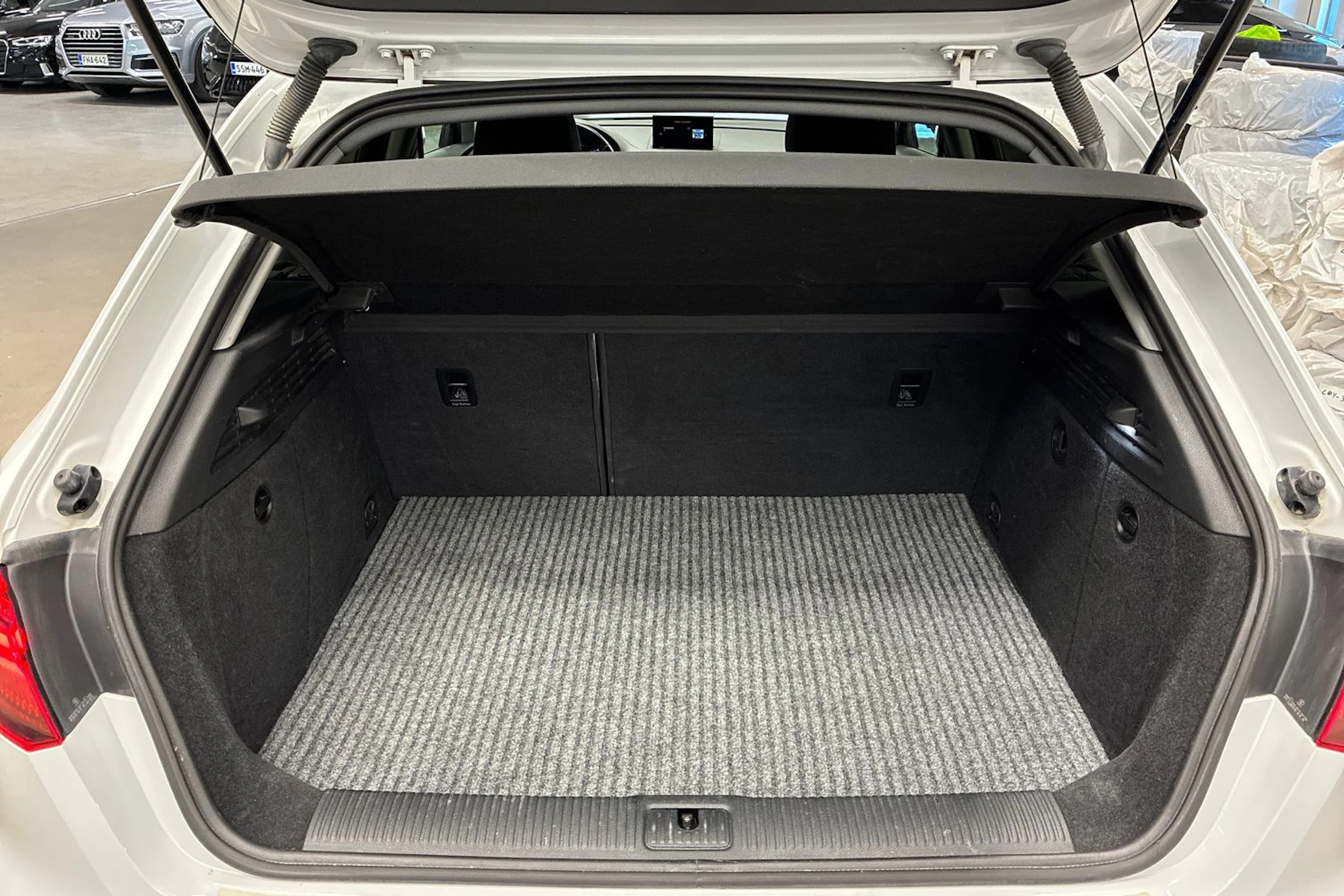 valkoinen Audi A3 2016 kuva 27.