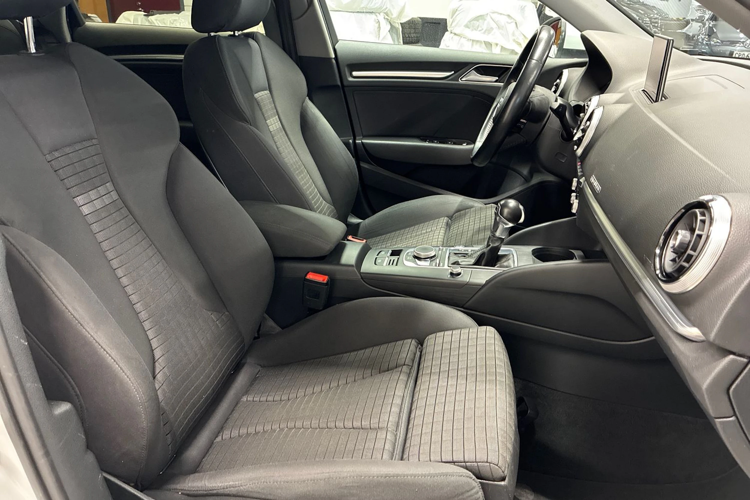 valkoinen Audi A3 2016 kuva 28.