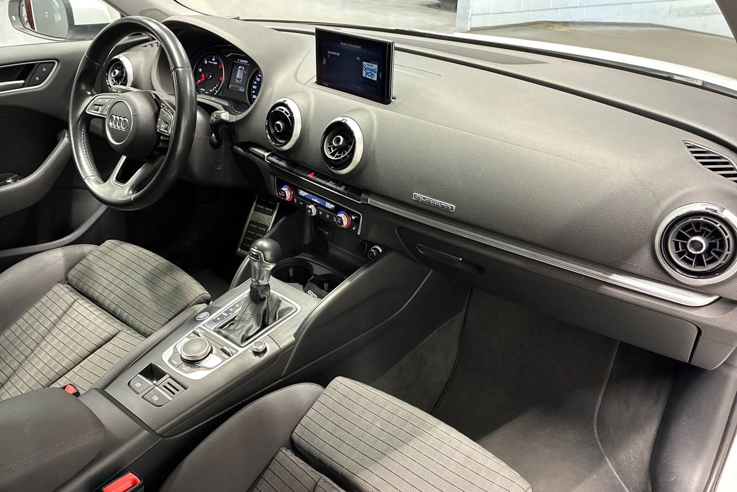 valkoinen Audi A3 2016 kuva 29.