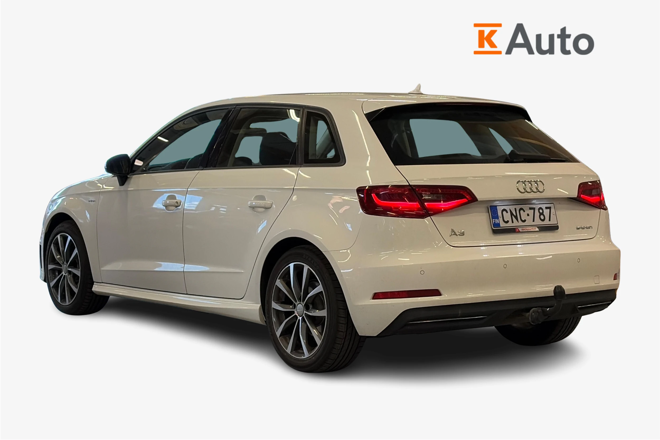 valkoinen Audi A3 2016 kuva 2.