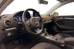 valkoinen Audi A3 2016 kuva 3.