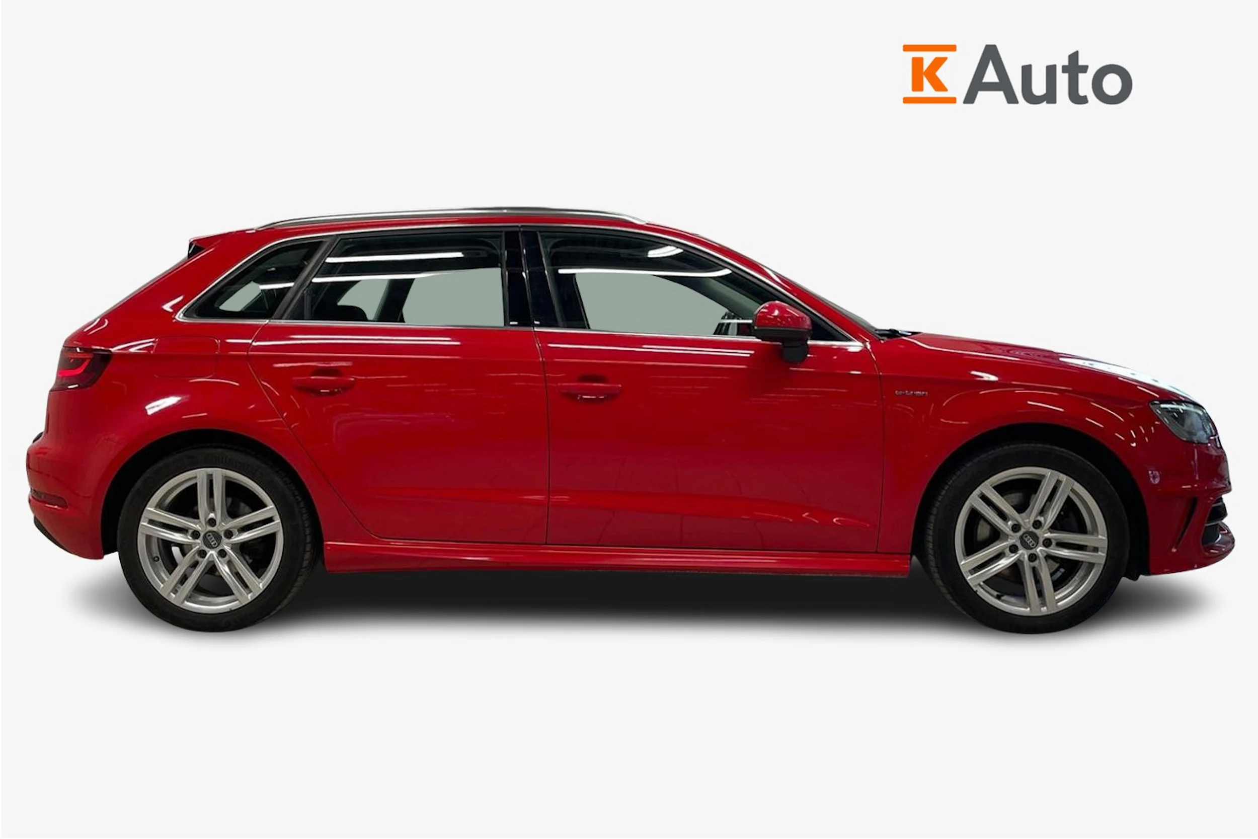 Punainen Audi A3 2016 kuva 5.