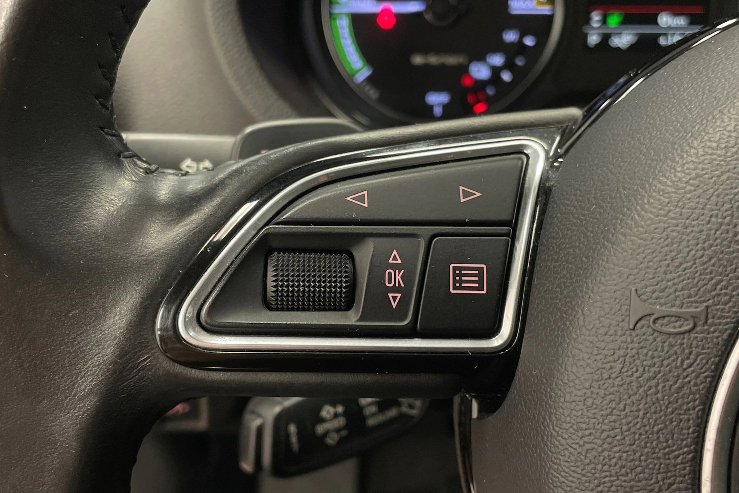 Punainen Audi A3 2016 kuva 13.