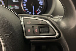 Punainen Audi A3 2016 kuva 14.