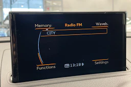 Punainen Audi A3 2016 kuva 18.