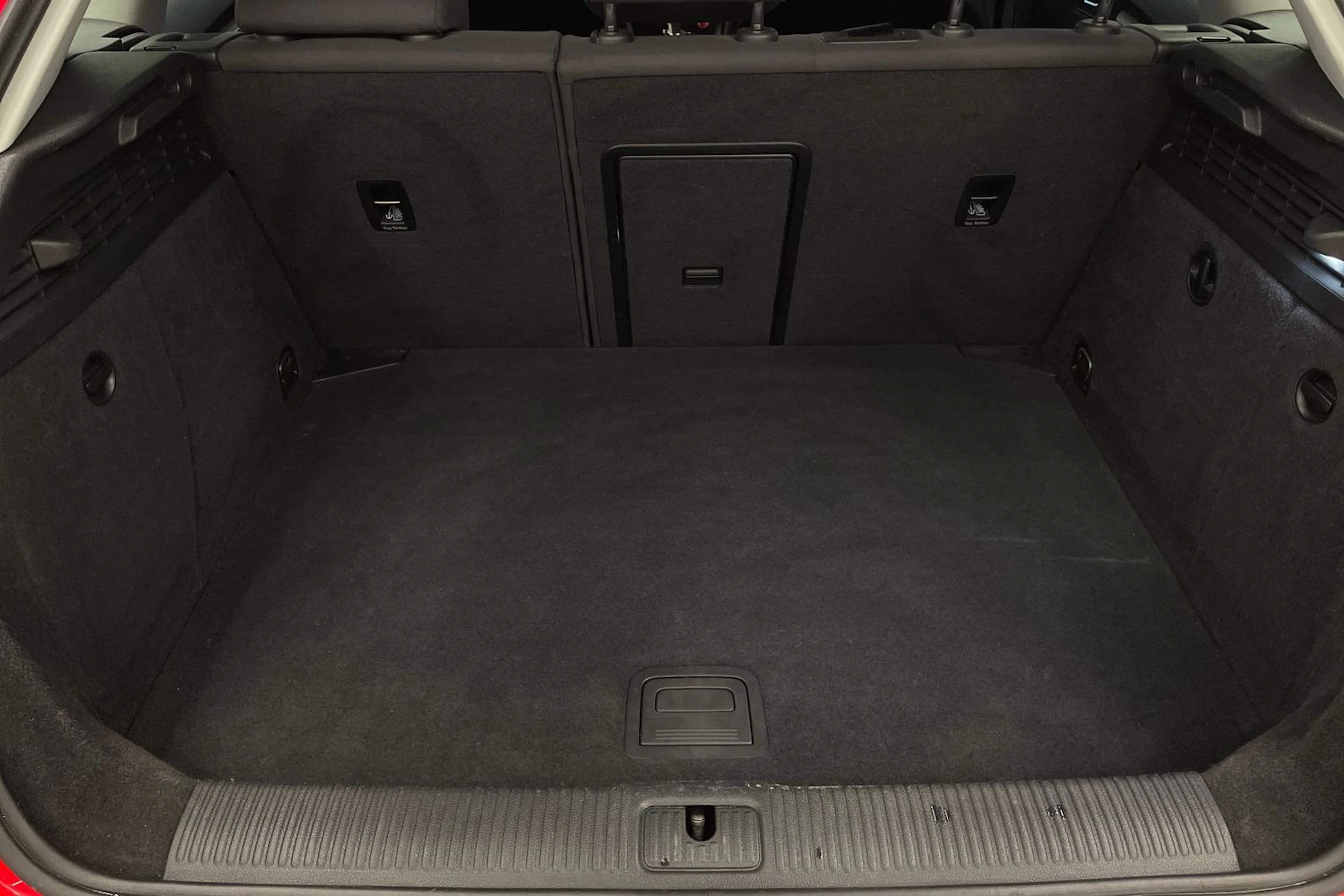 Punainen Audi A3 2016 kuva 19.