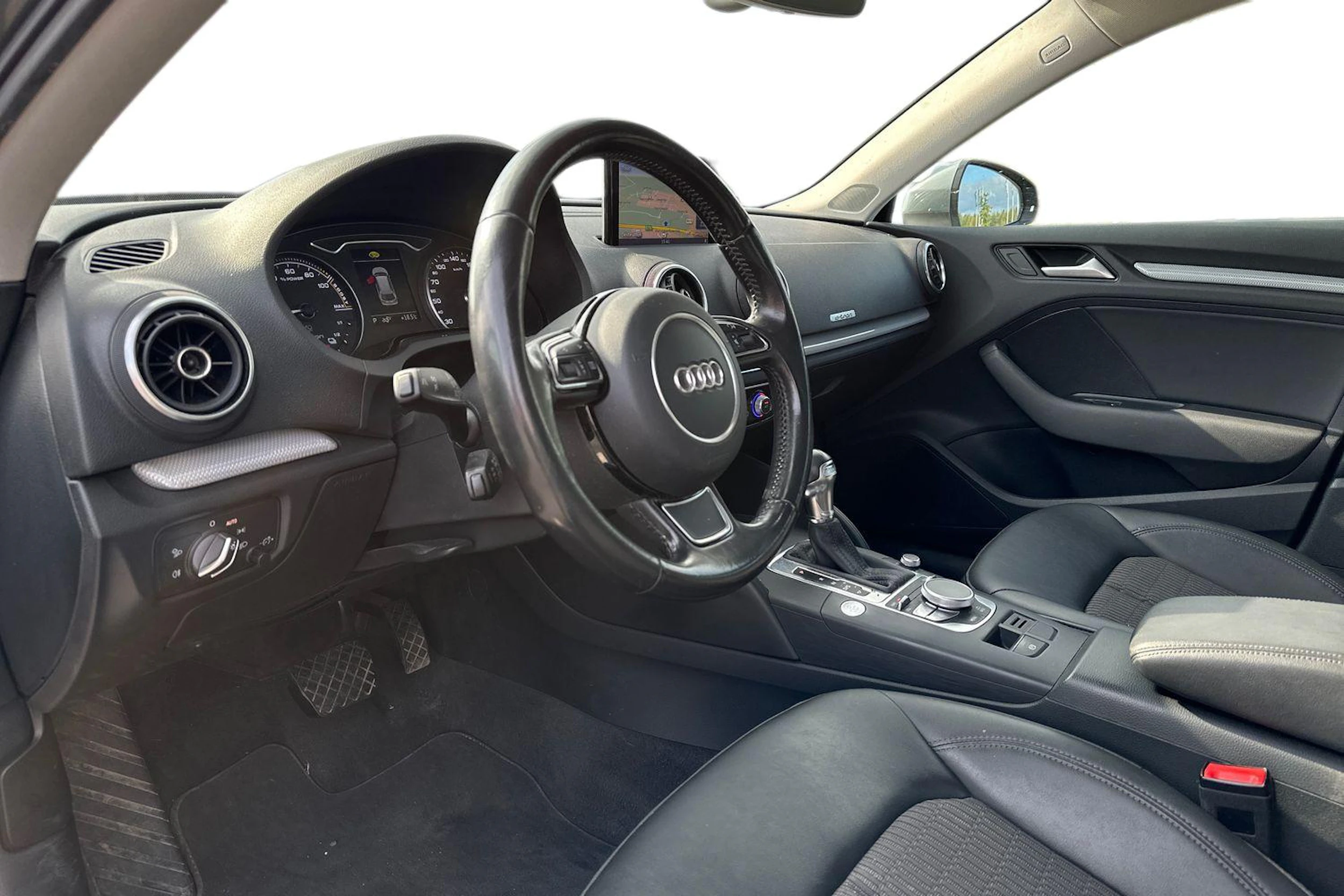 harmaa Audi A3 2016 kuva 3.