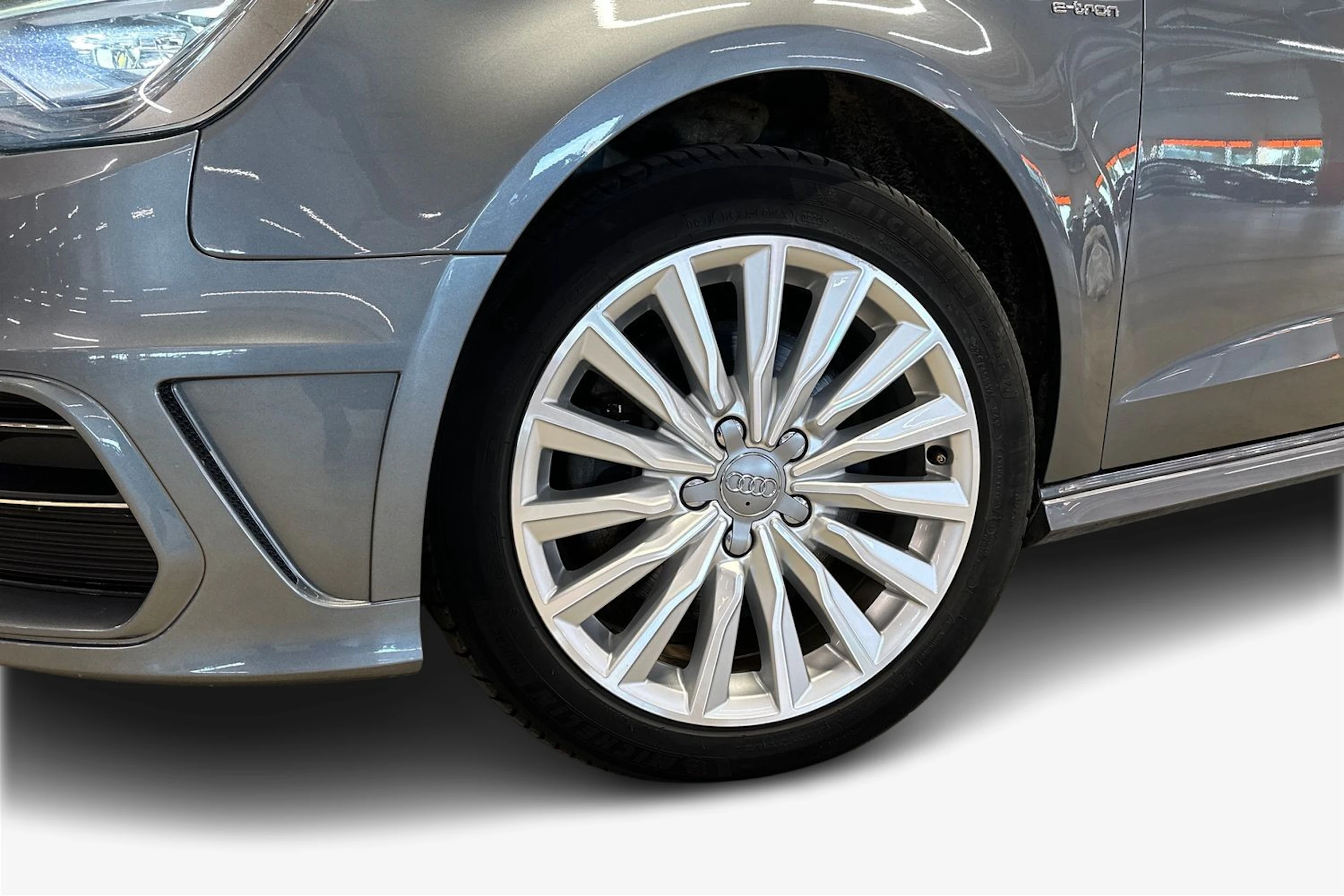 harmaa Audi A3 2016 kuva 9.