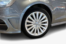 harmaa Audi A3 2016 kuva 9.