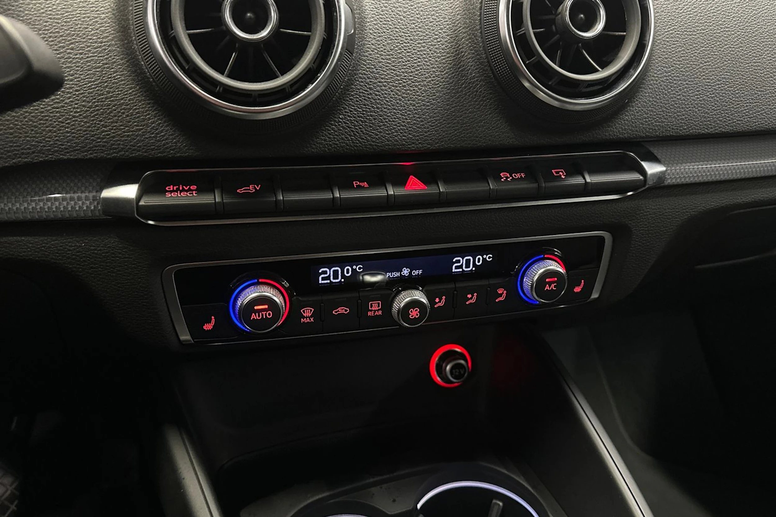 harmaa Audi A3 2016 kuva 19.