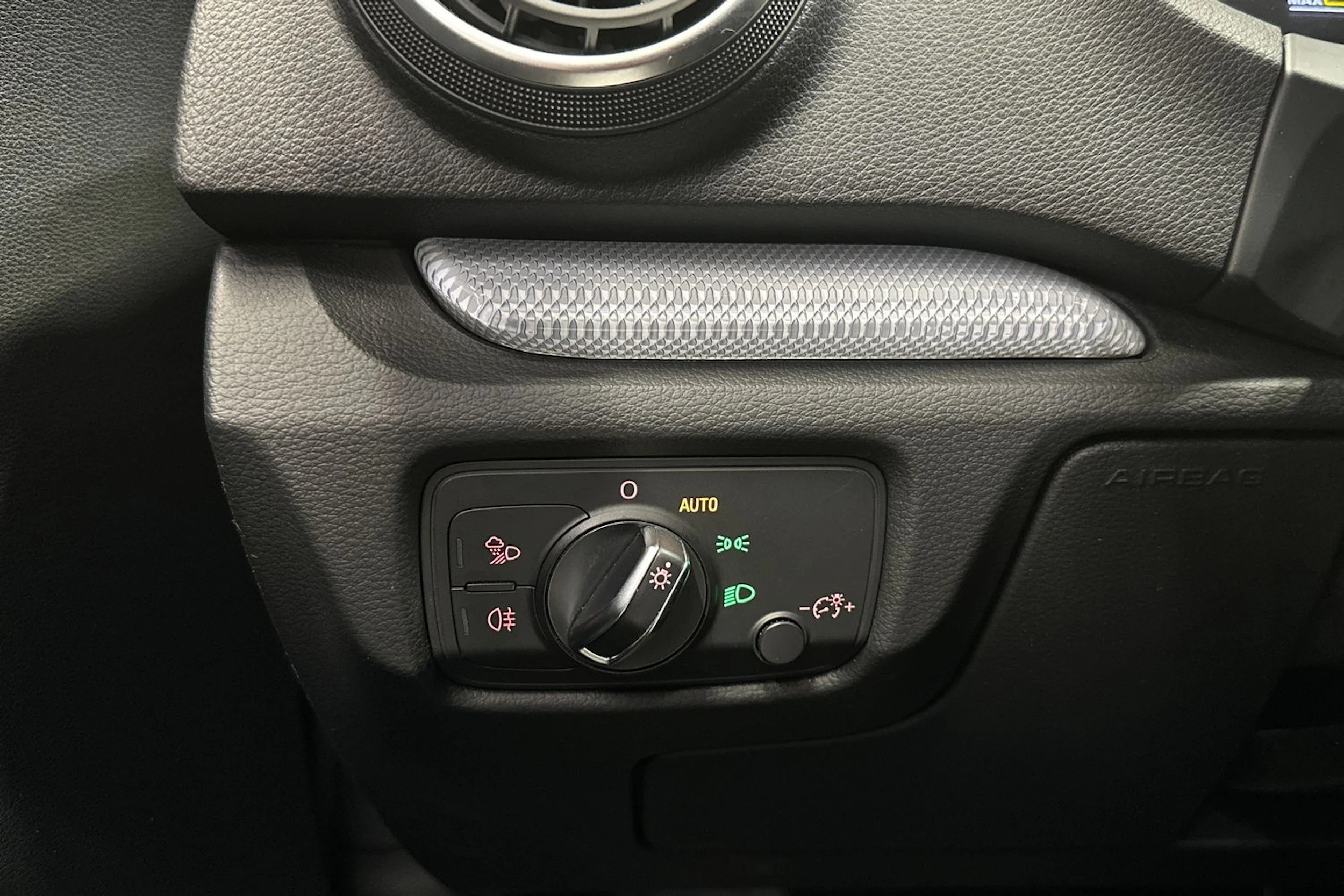 harmaa Audi A3 2016 kuva 24.