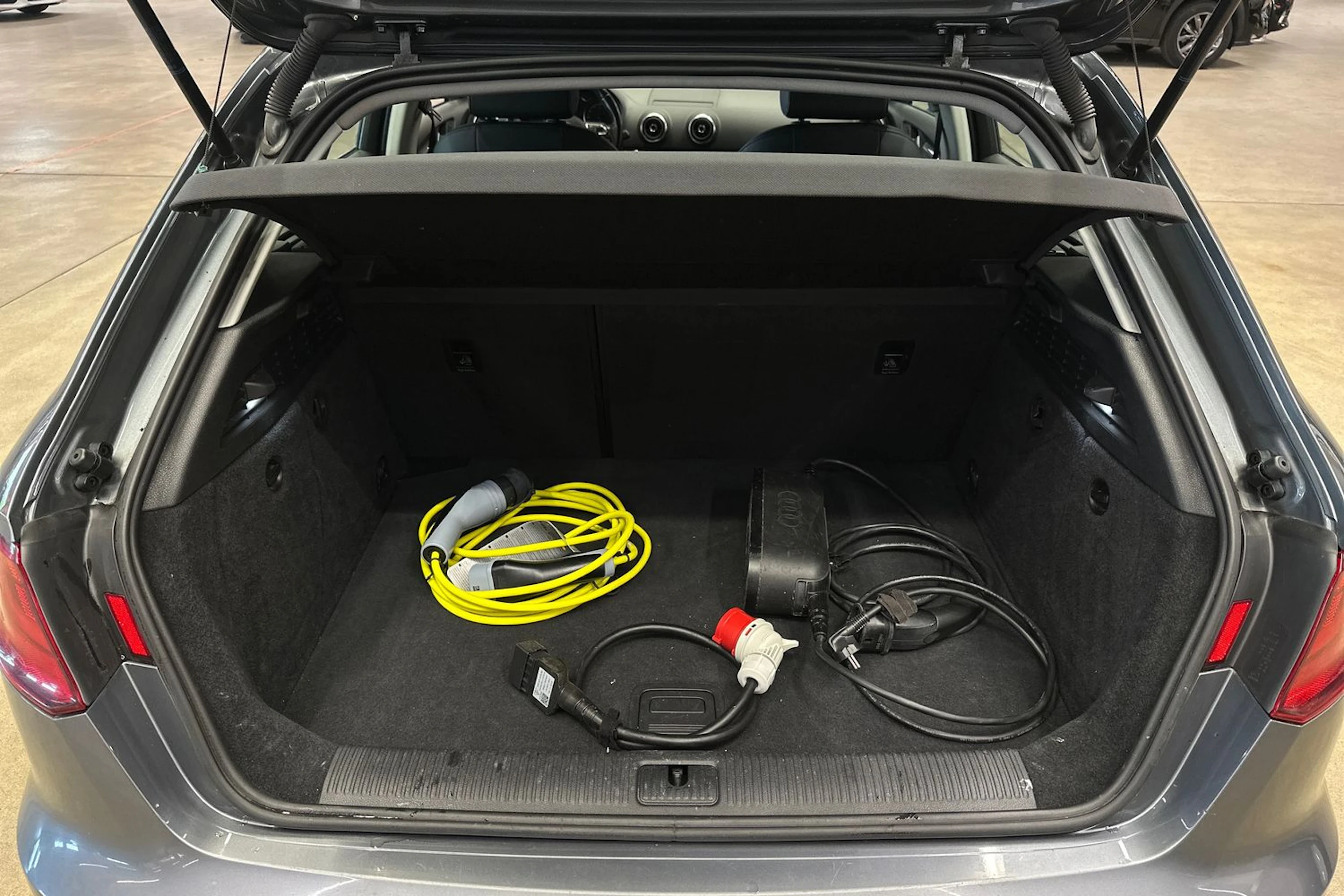 harmaa Audi A3 2016 kuva 26.