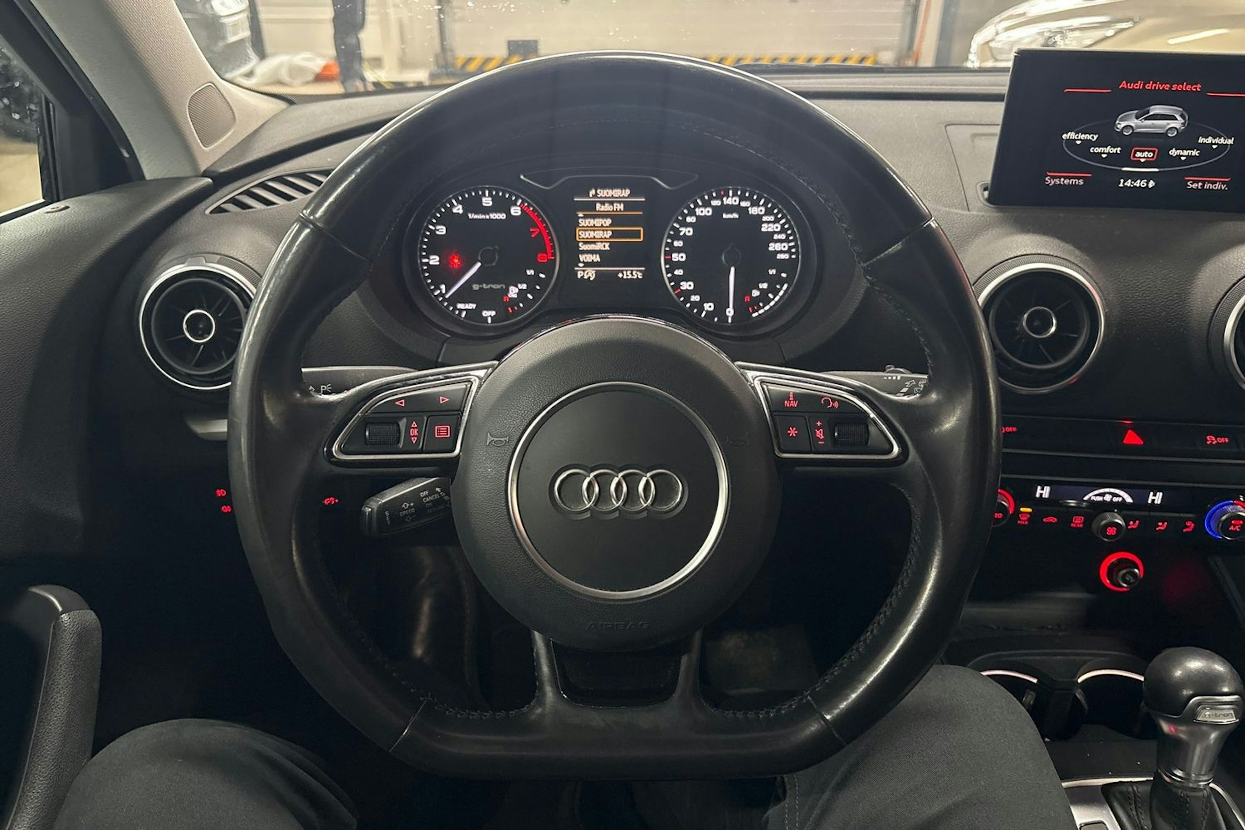 Valkoinen Audi A3 2016 kuva 14.