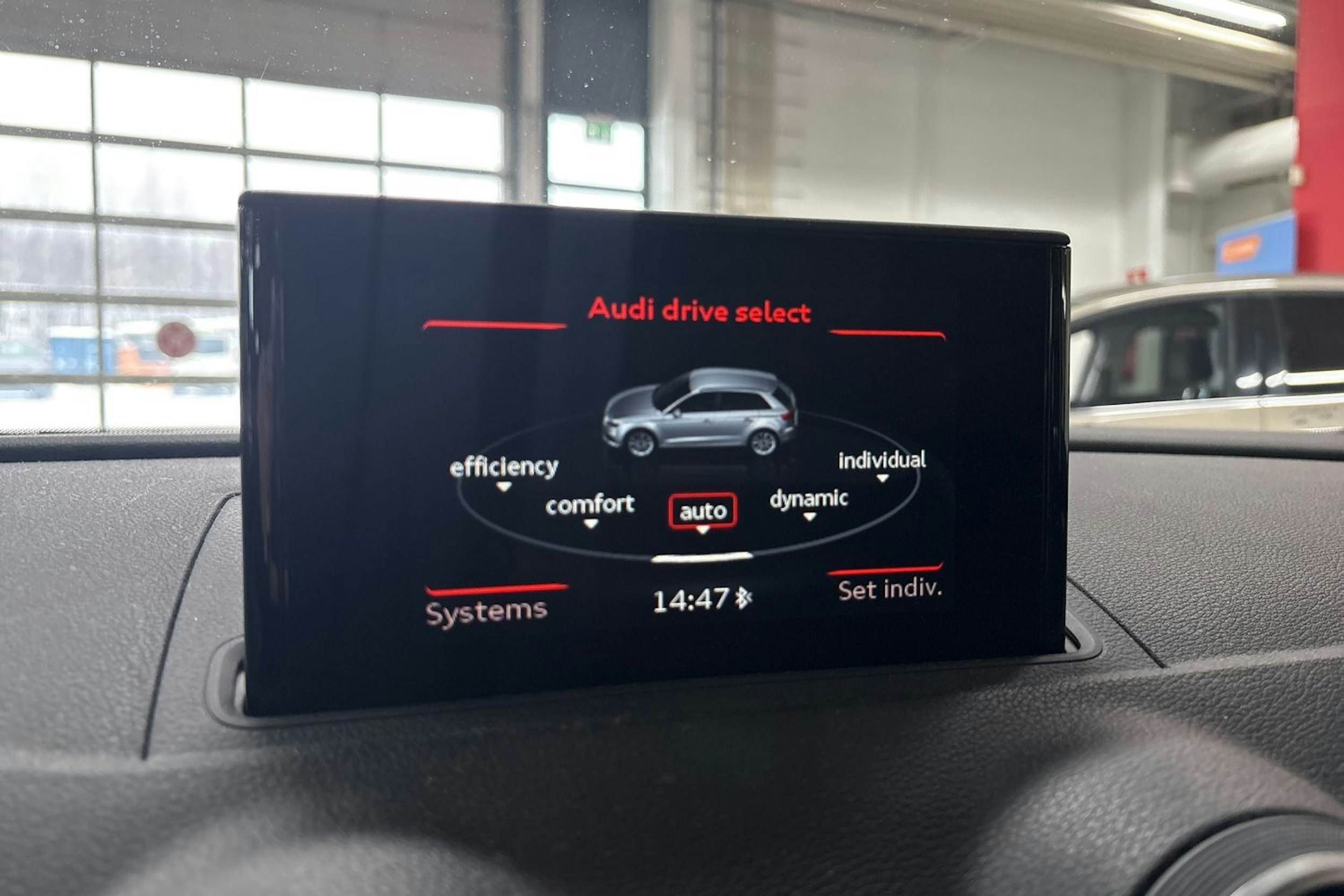 Valkoinen Audi A3 2016 kuva 17.