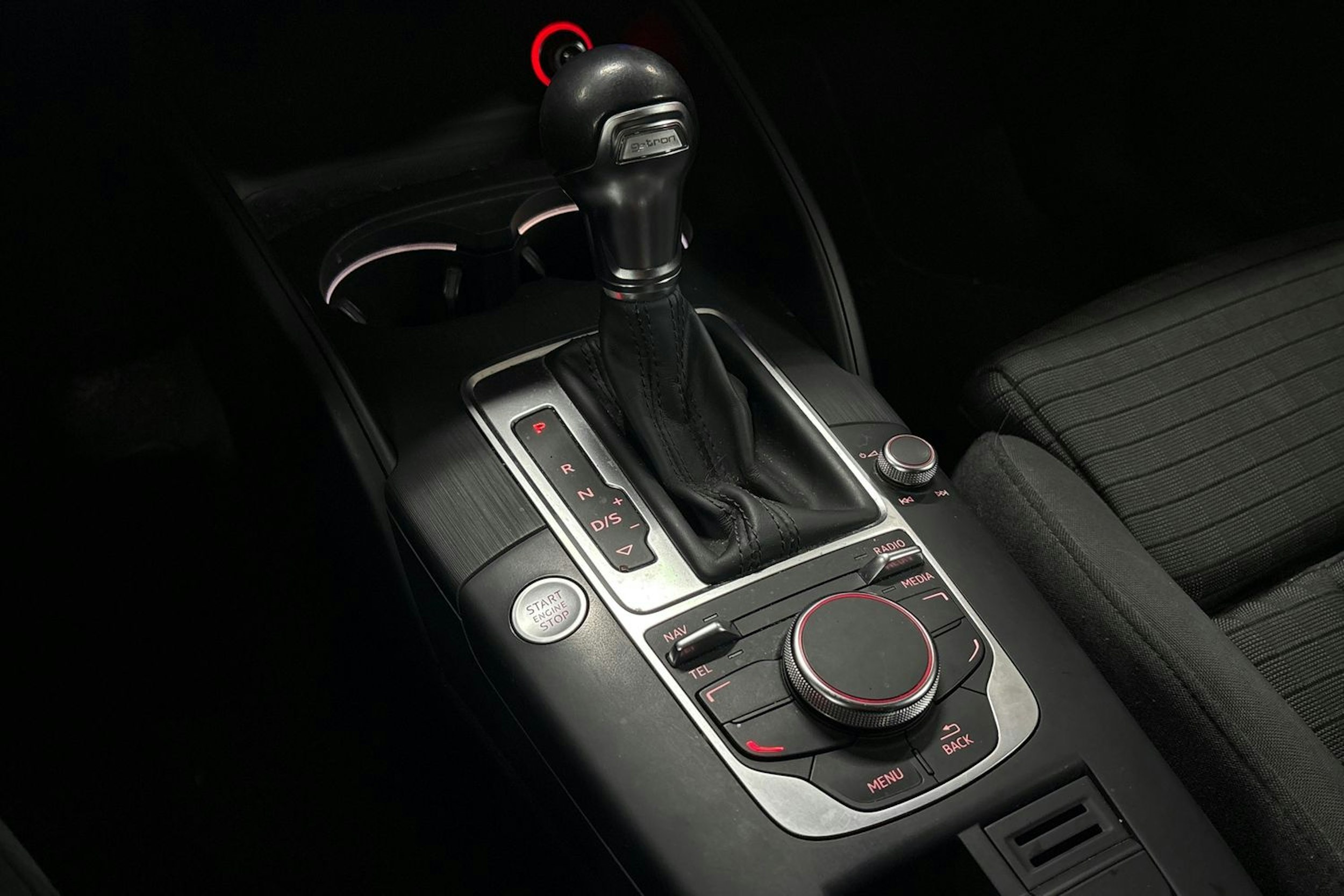 Valkoinen Audi A3 2016 kuva 21.