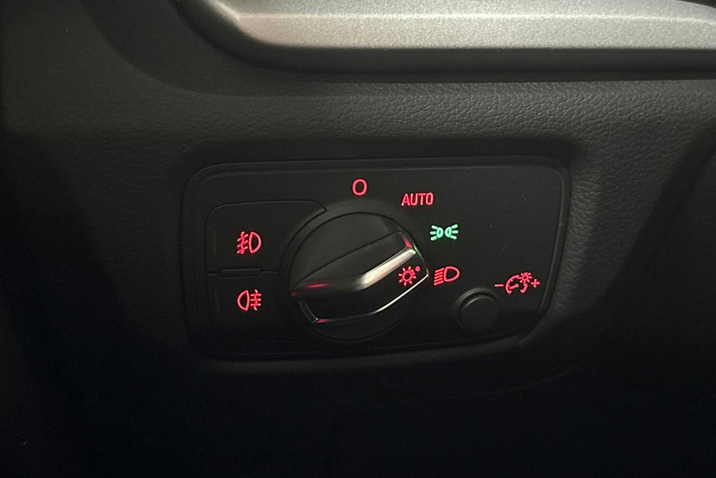 Valkoinen Audi A3 2016 kuva 23.