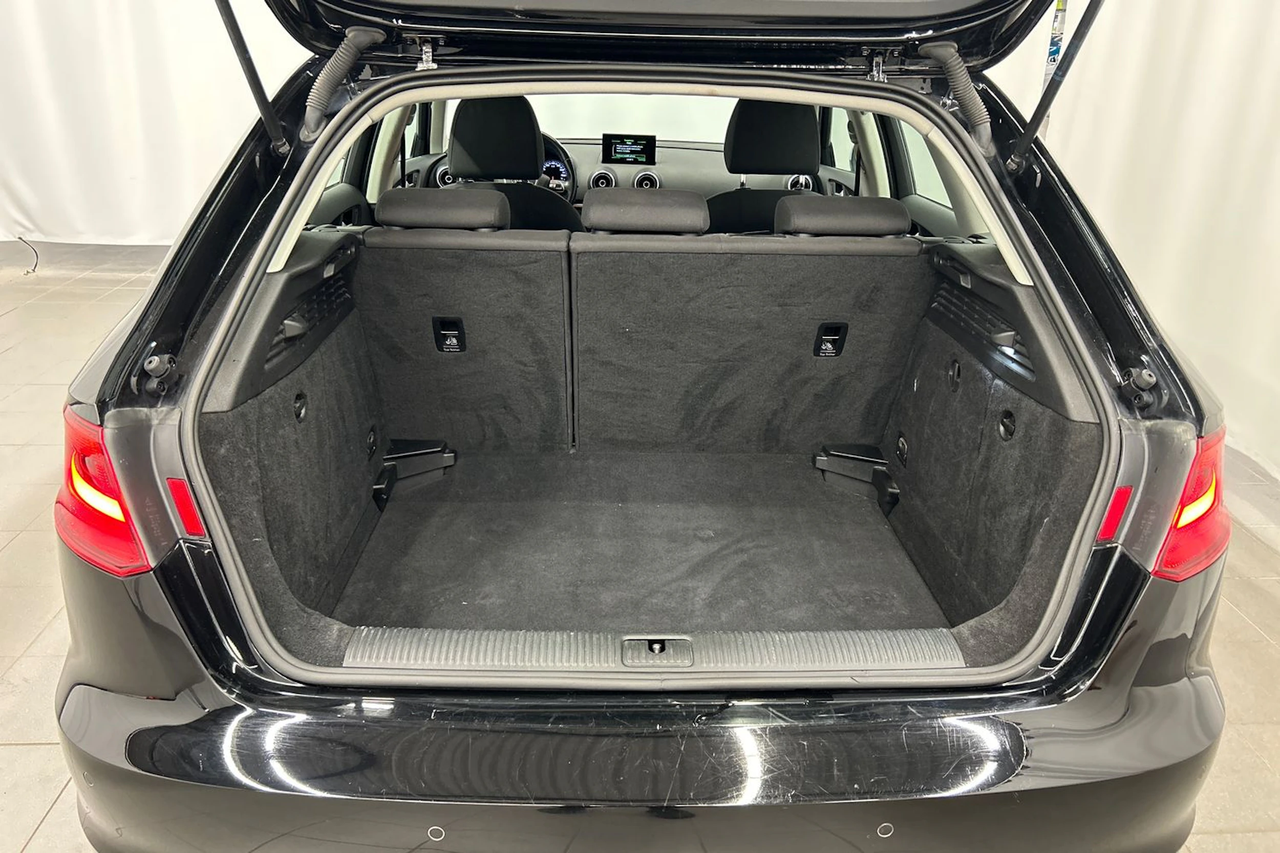 musta Audi A3 2016 kuva 12.