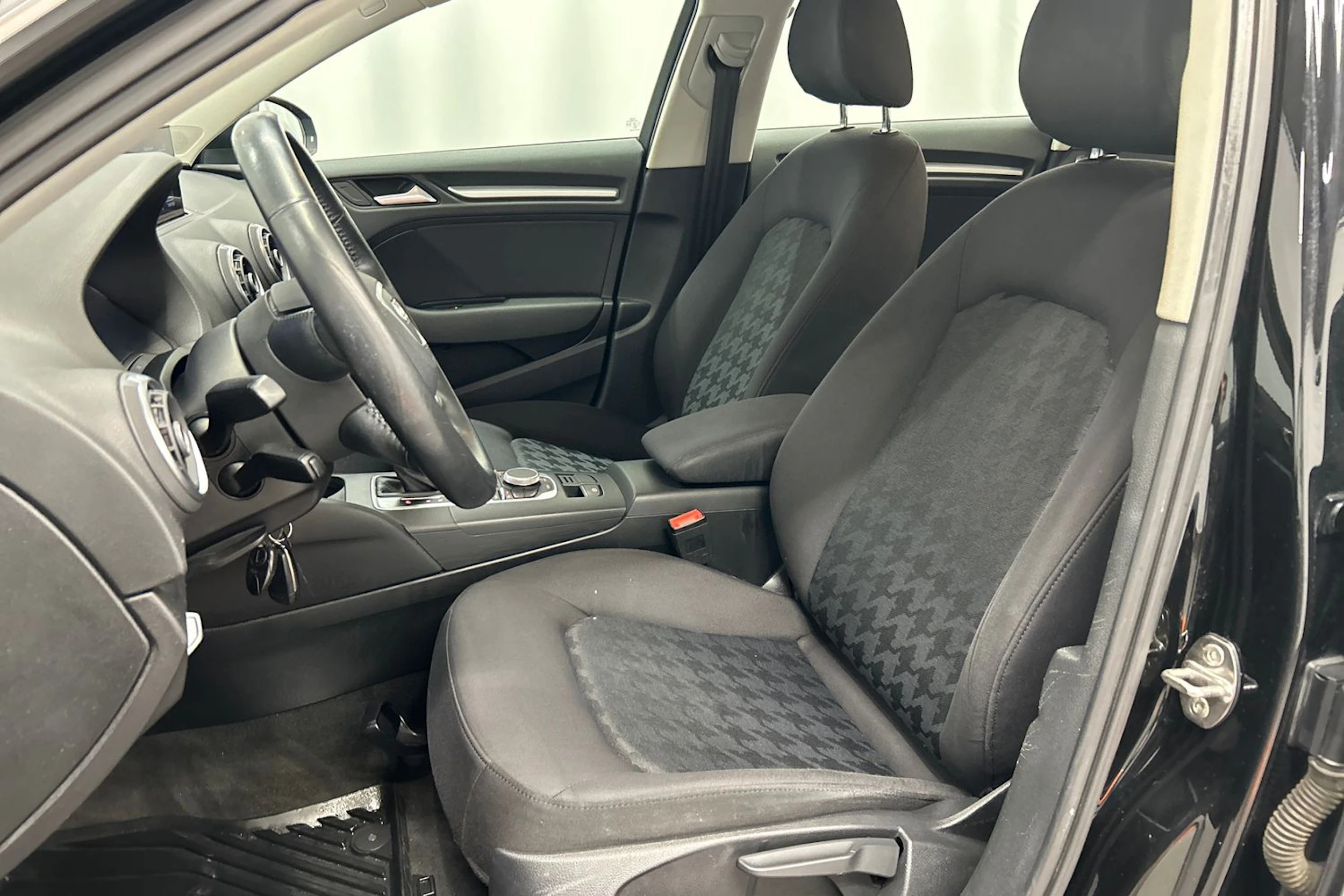 musta Audi A3 2016 kuva 13.