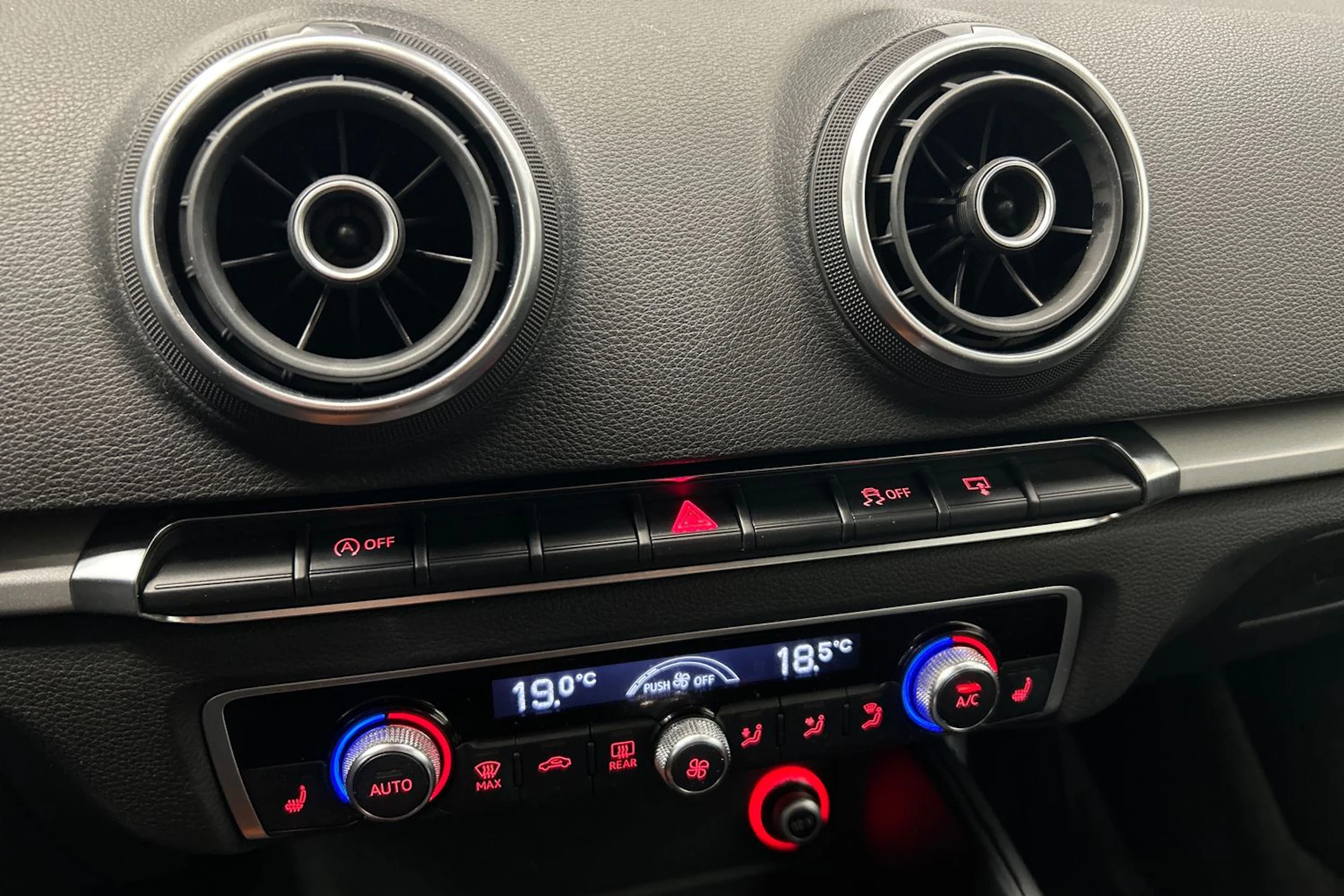 musta Audi A3 2016 kuva 23.