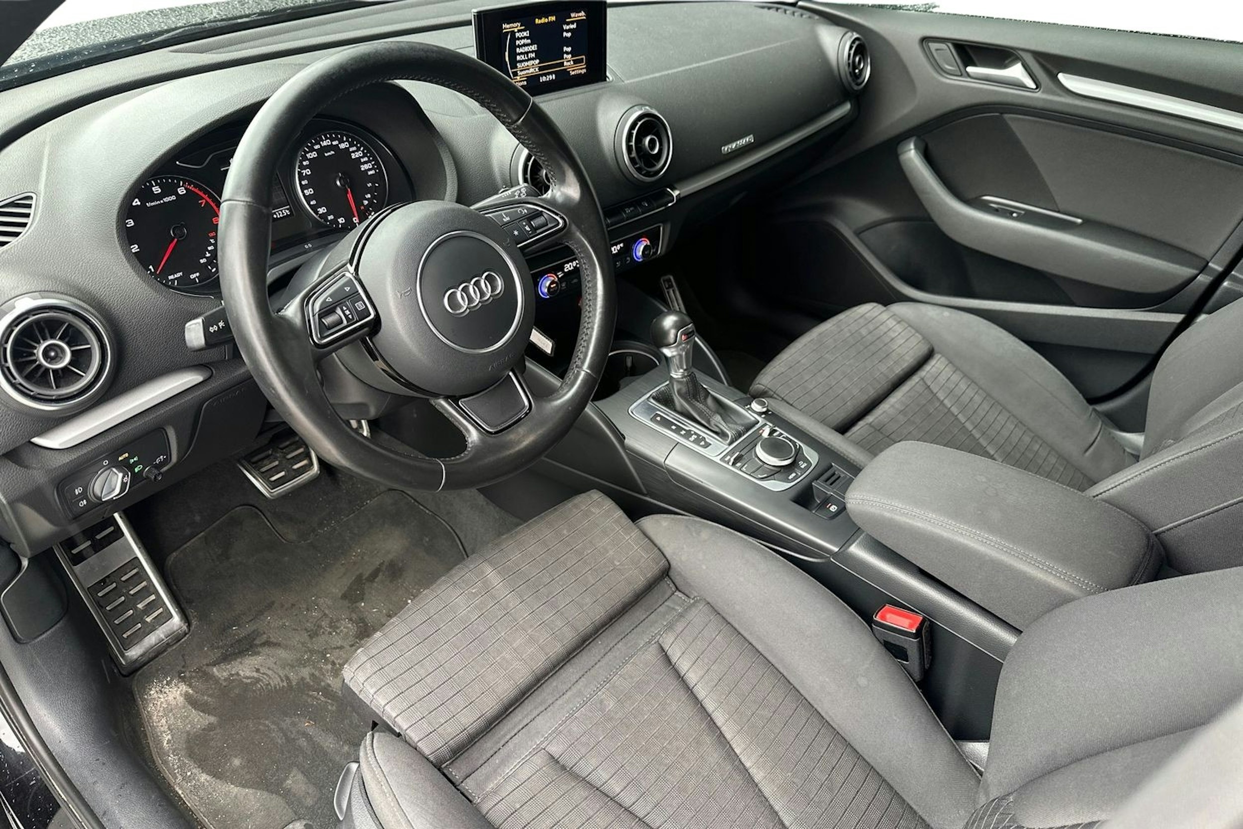 musta Audi A3 2016 kuva 3.