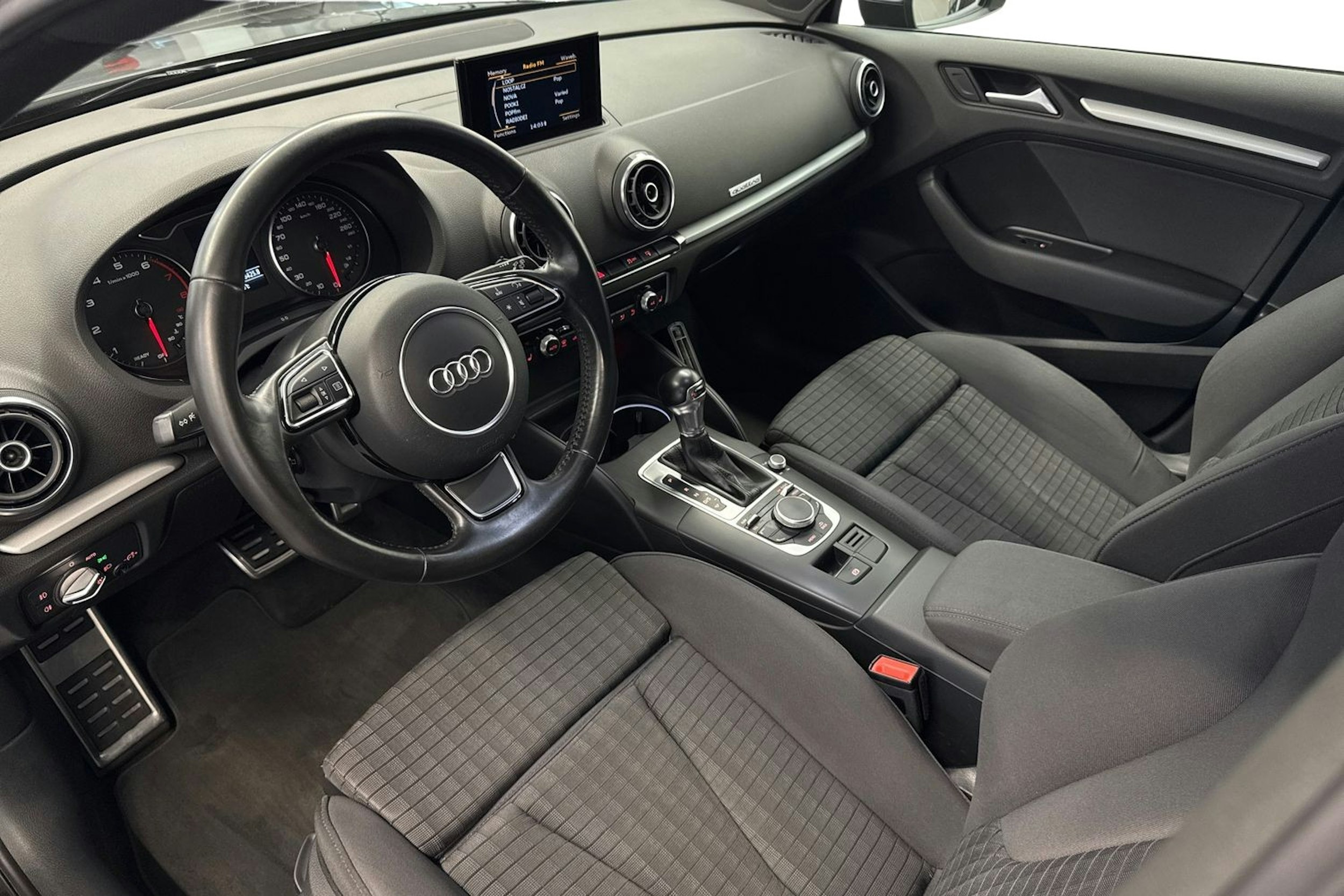 musta Audi A3 2016 kuva 7.