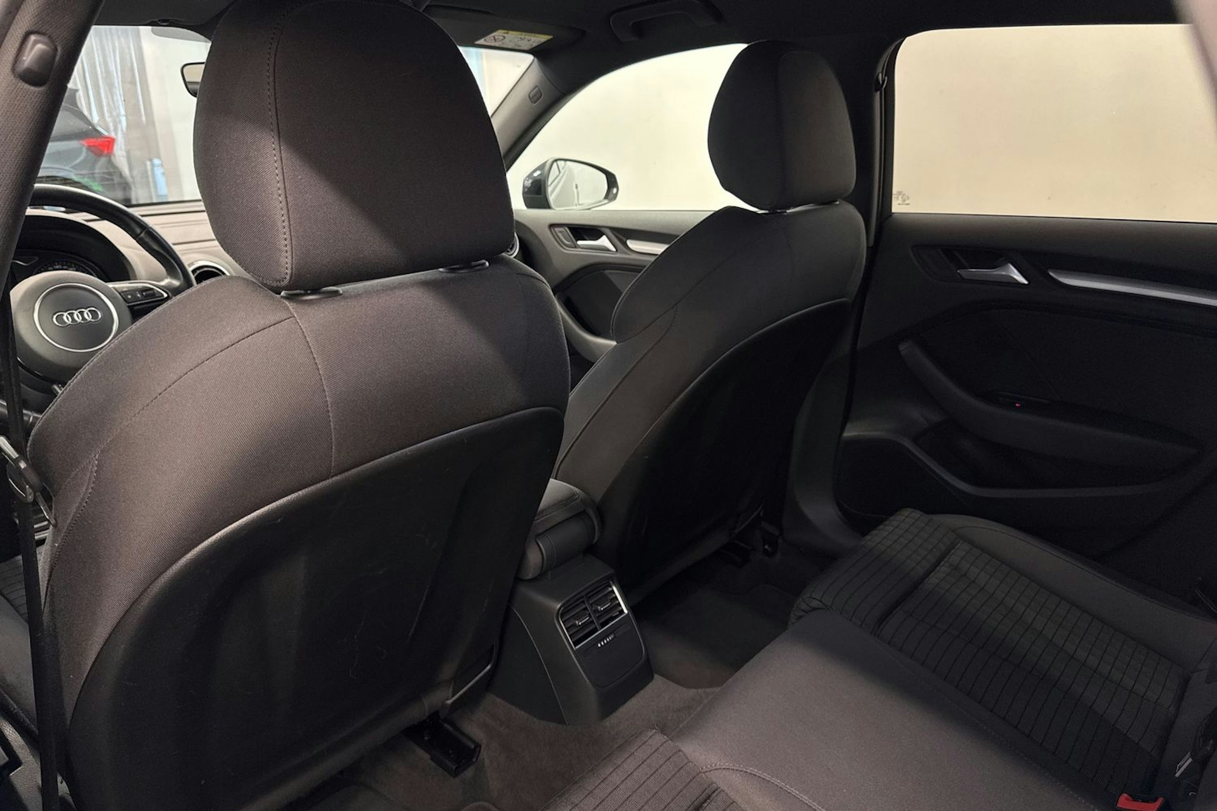 musta Audi A3 2016 kuva 14.