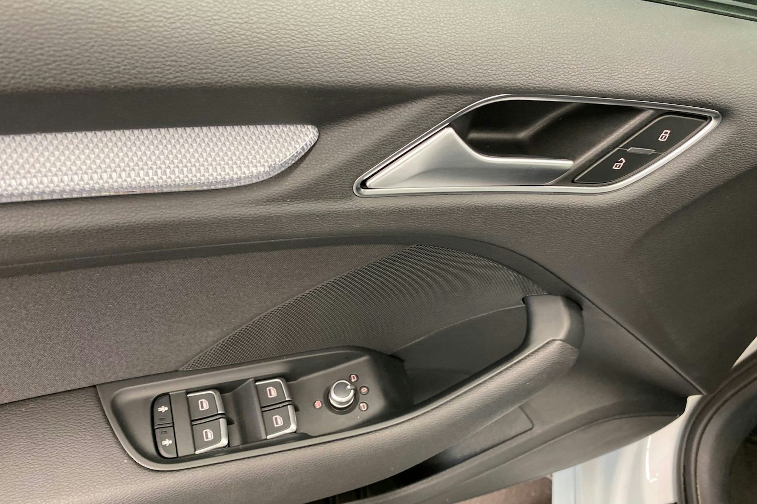 Valkoinen Audi A3 2016 kuva 16.