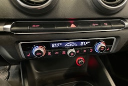 Valkoinen Audi A3 2016 kuva 17.