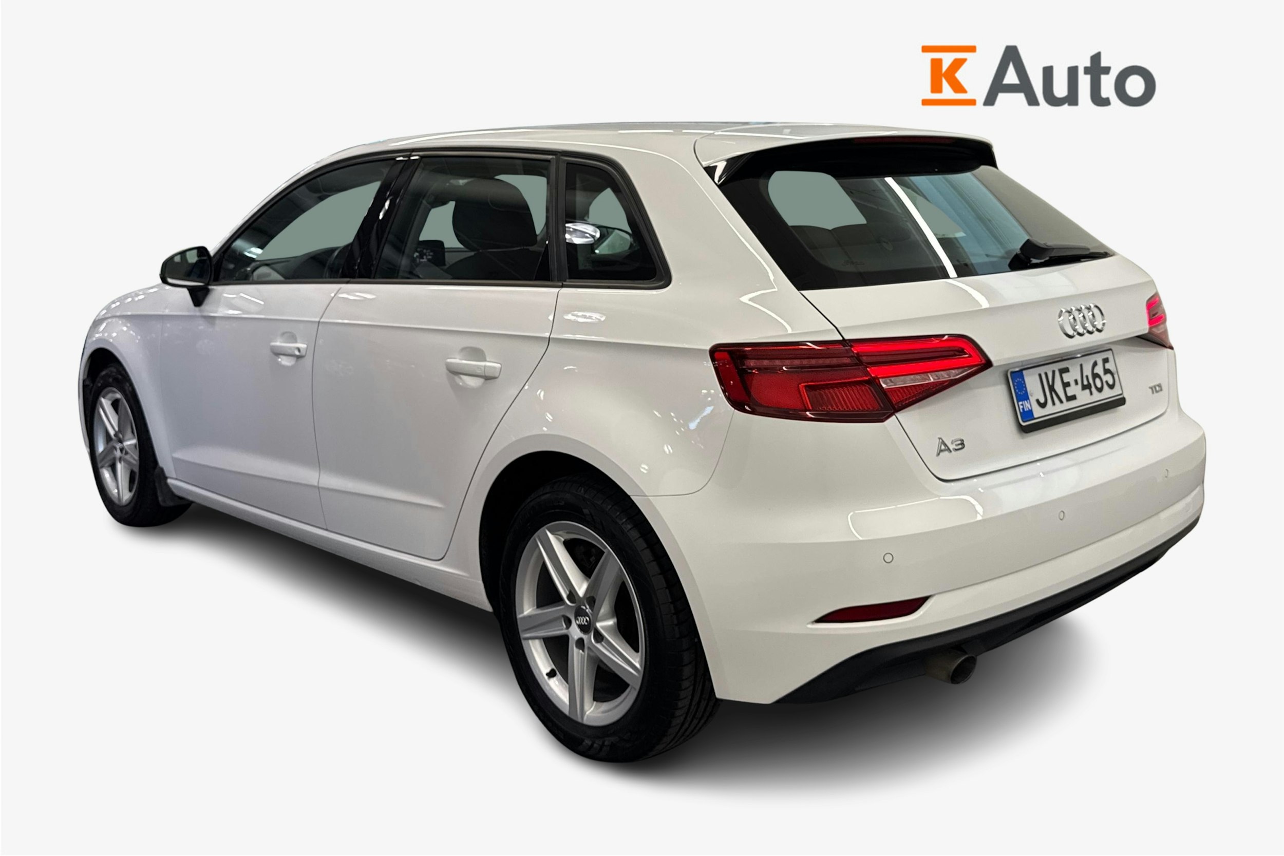 valkoinen Audi A3 2016 kuva 2.