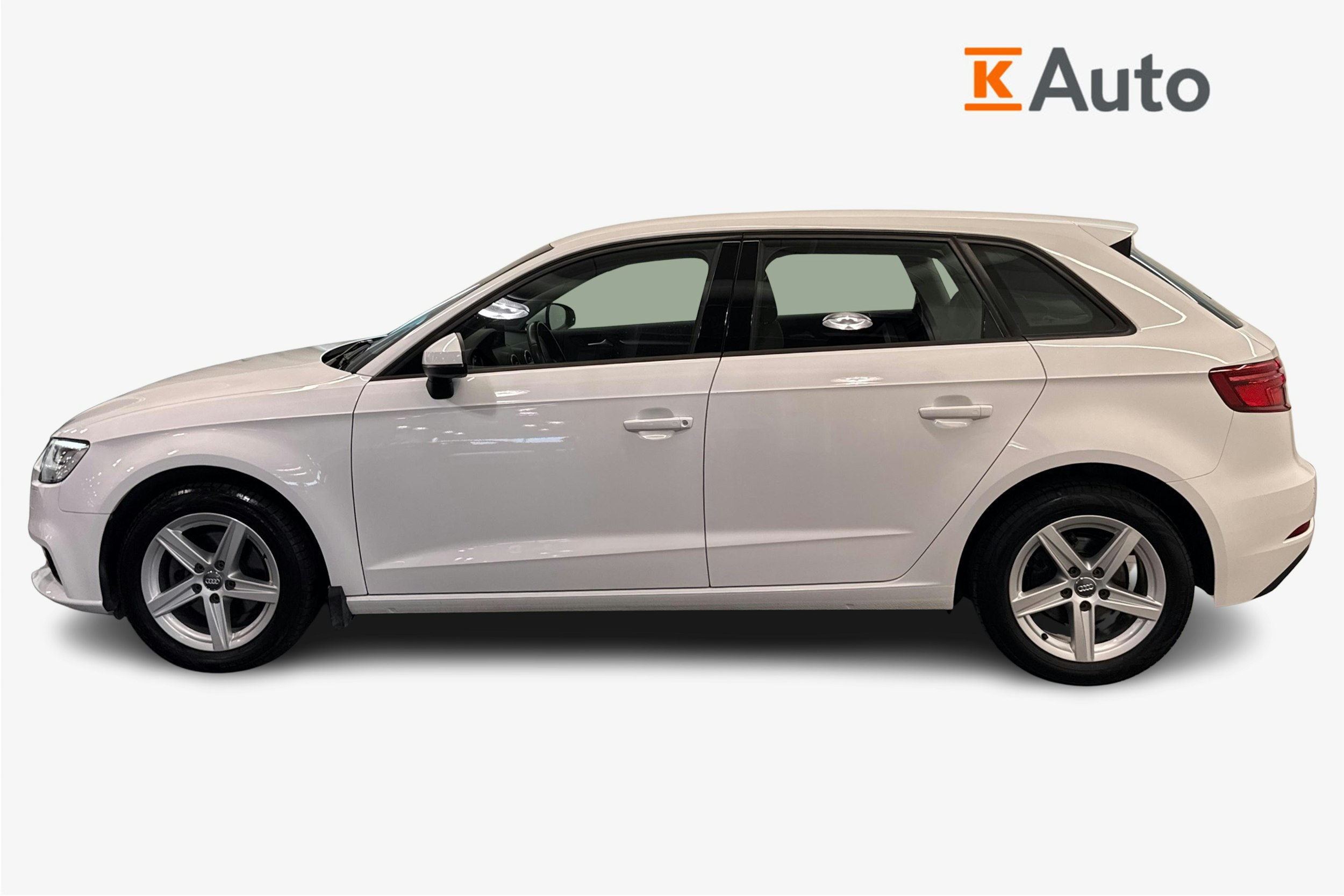 valkoinen Audi A3 2016 kuva 5.