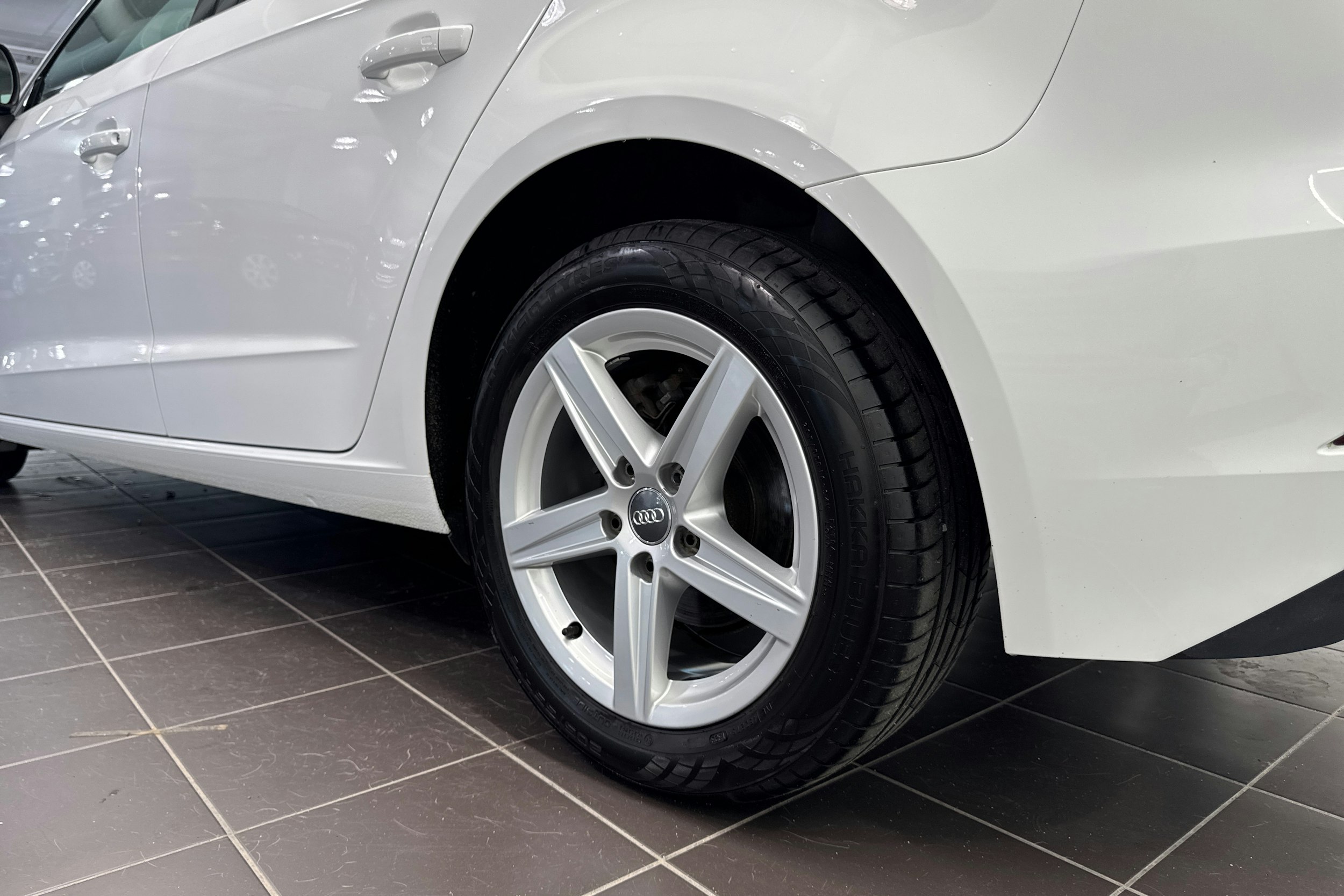 valkoinen Audi A3 2016 kuva 10.