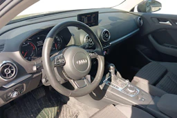 Punainen Audi A3 2016 kuva 3.
