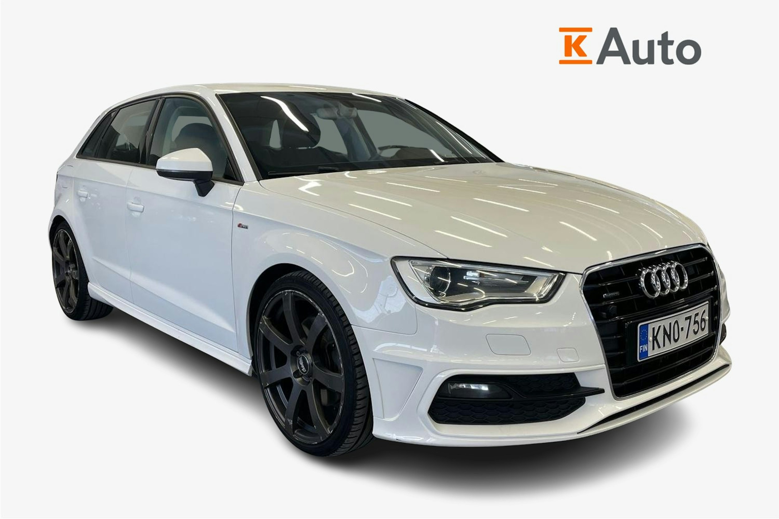 Valkoinen Audi A3 2016 kuva 1.
